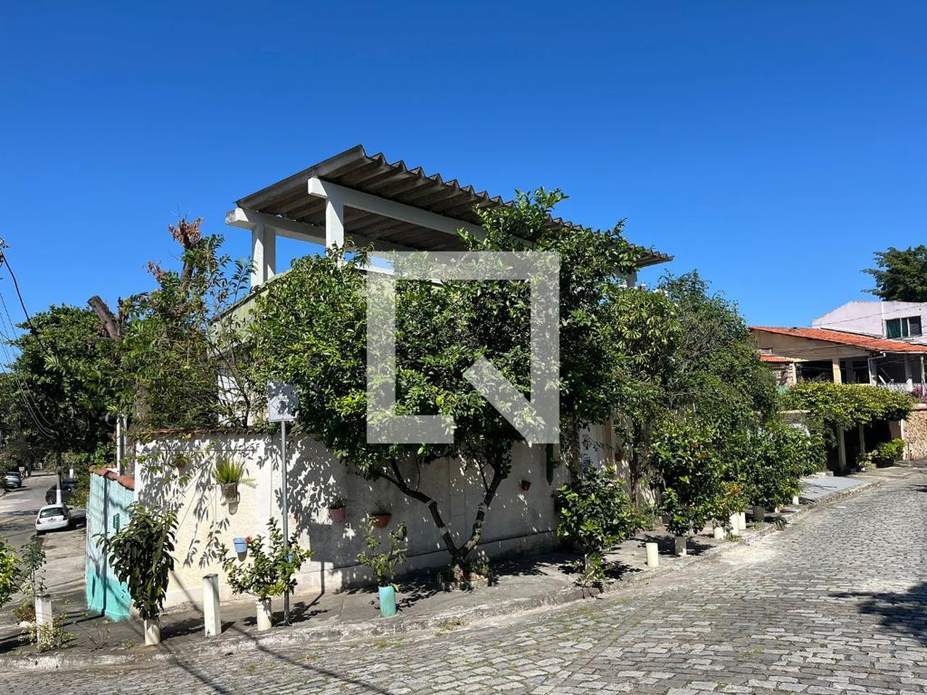 Fachada Condomínio em Rua Ramiro Ribeiro, 8