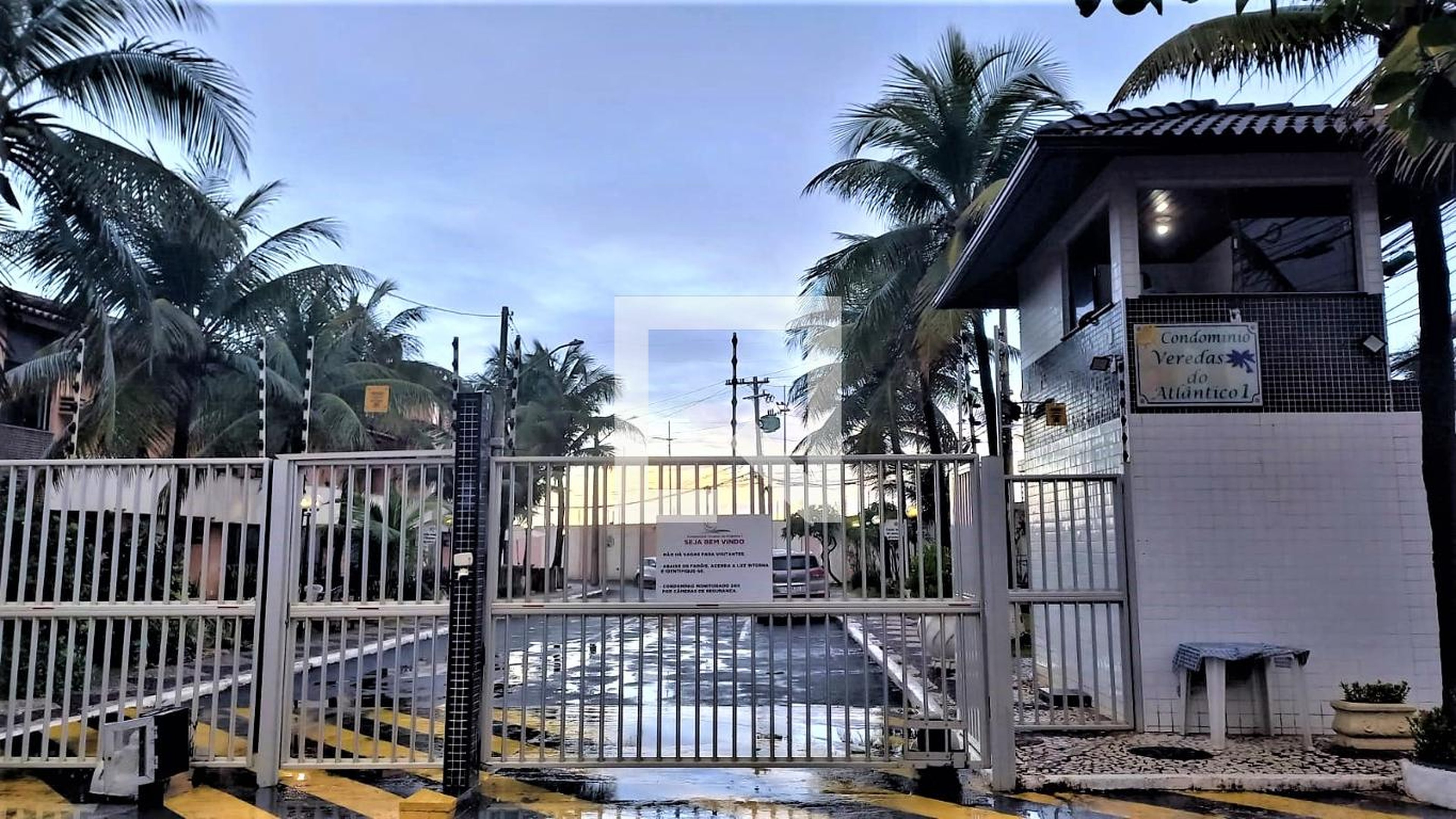 Fachada Condomínio em Alameda Praia do Leblon, 2