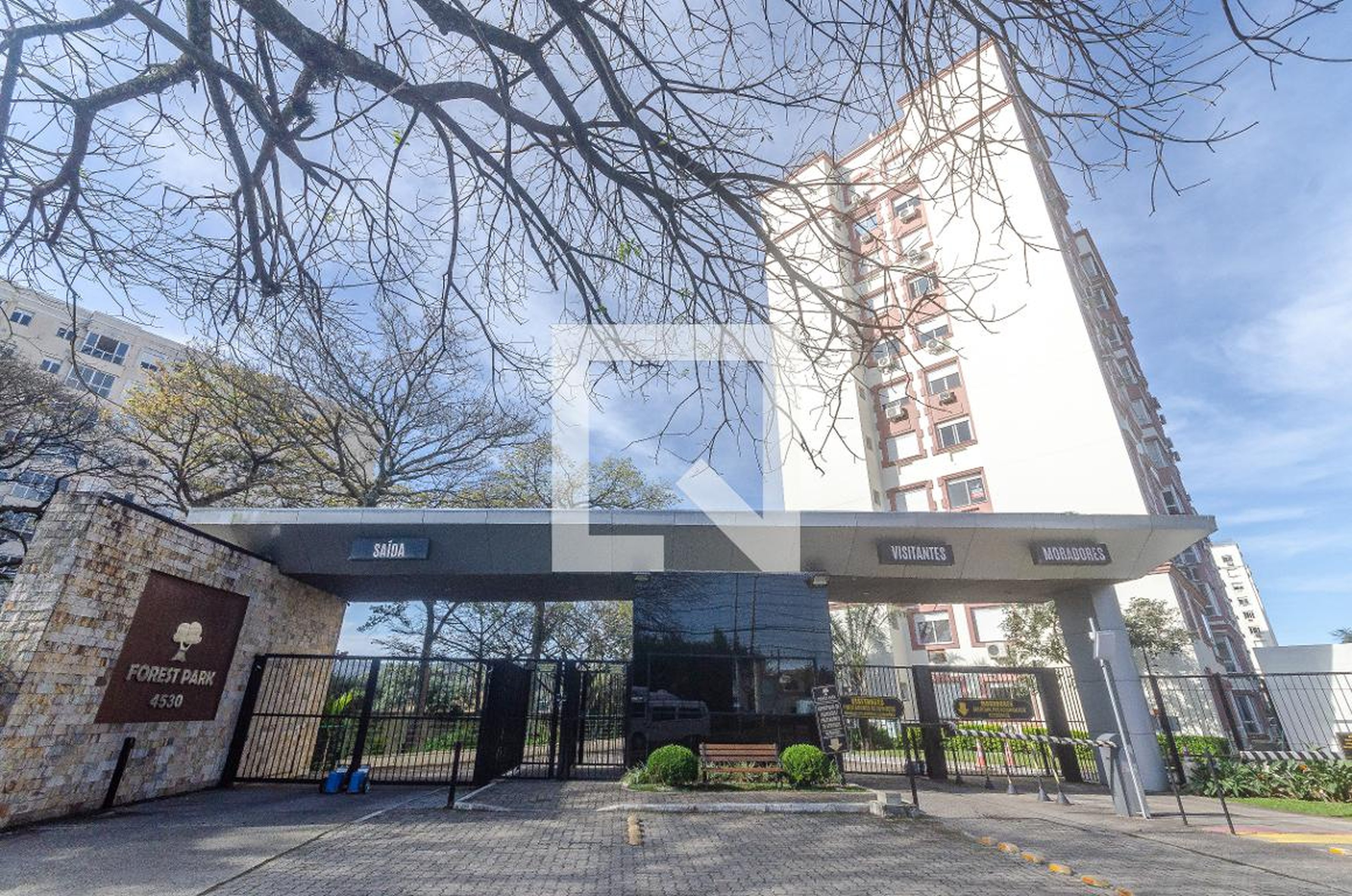 Fachada do Condomínio Condomínio Forest Park