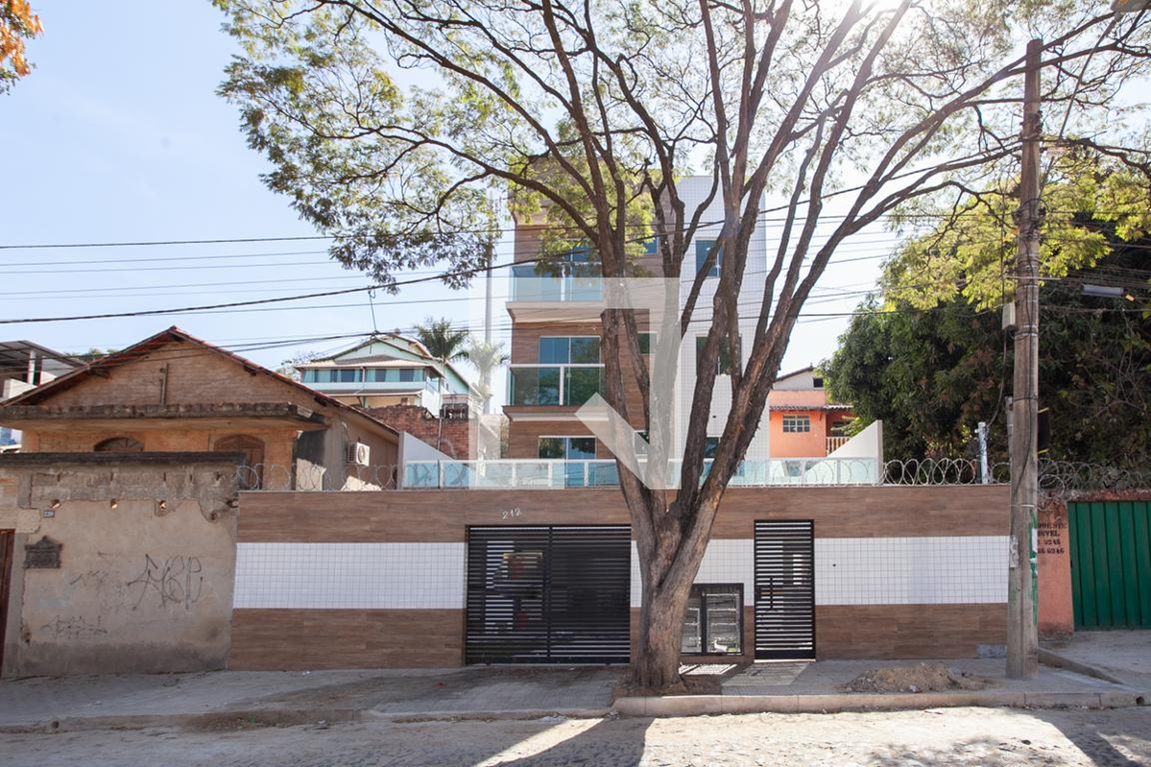 Fachada Condomínio em Rua Janete Clair, 212