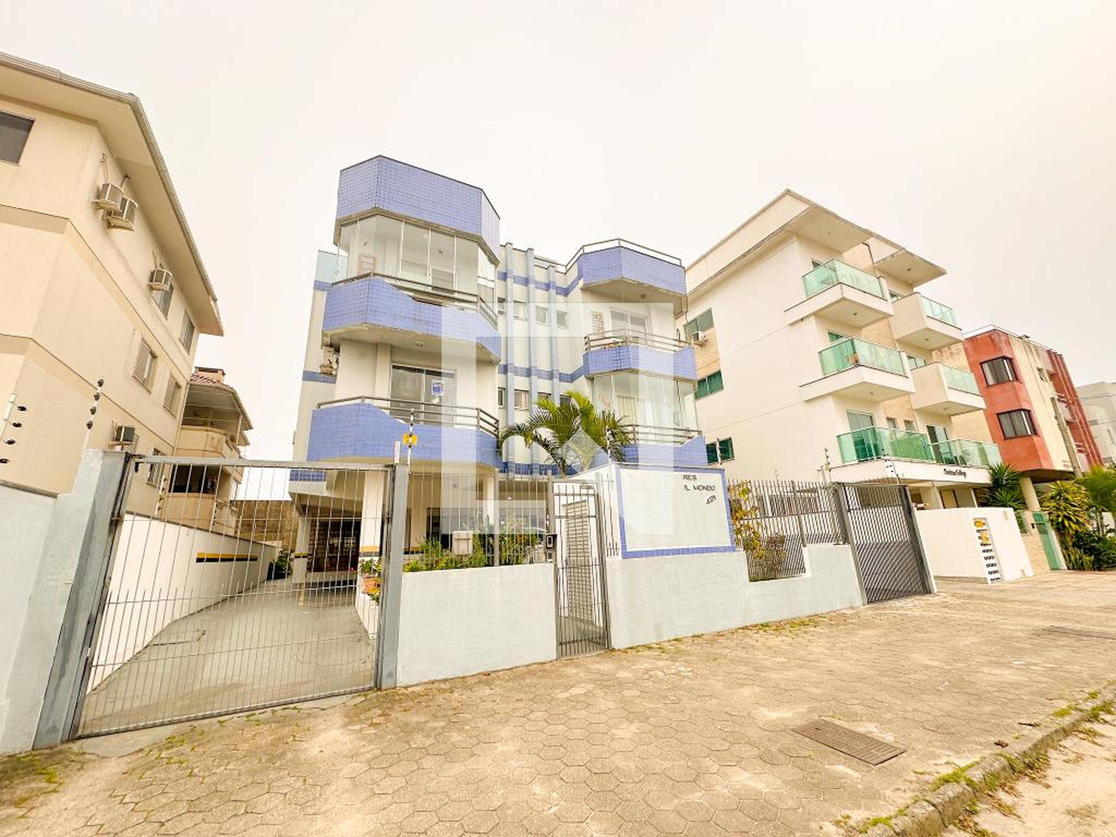 Fachada do Prédio Condomínio em Rua Martinho de Haro, 421