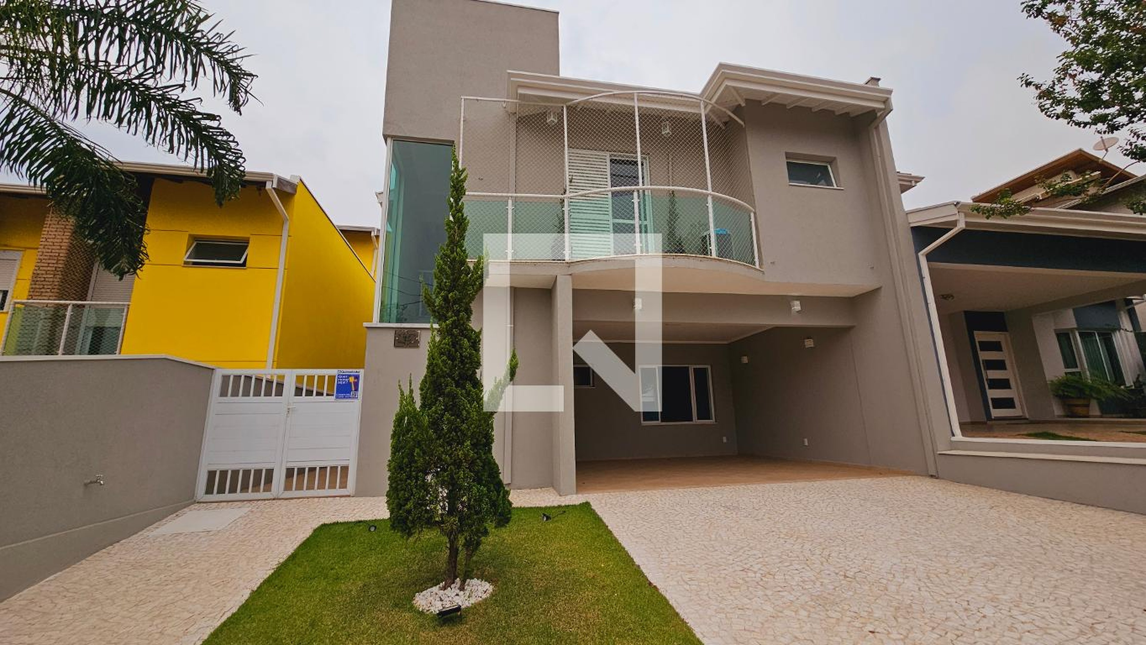 Fachada Condomínio em Rua Malta, 25