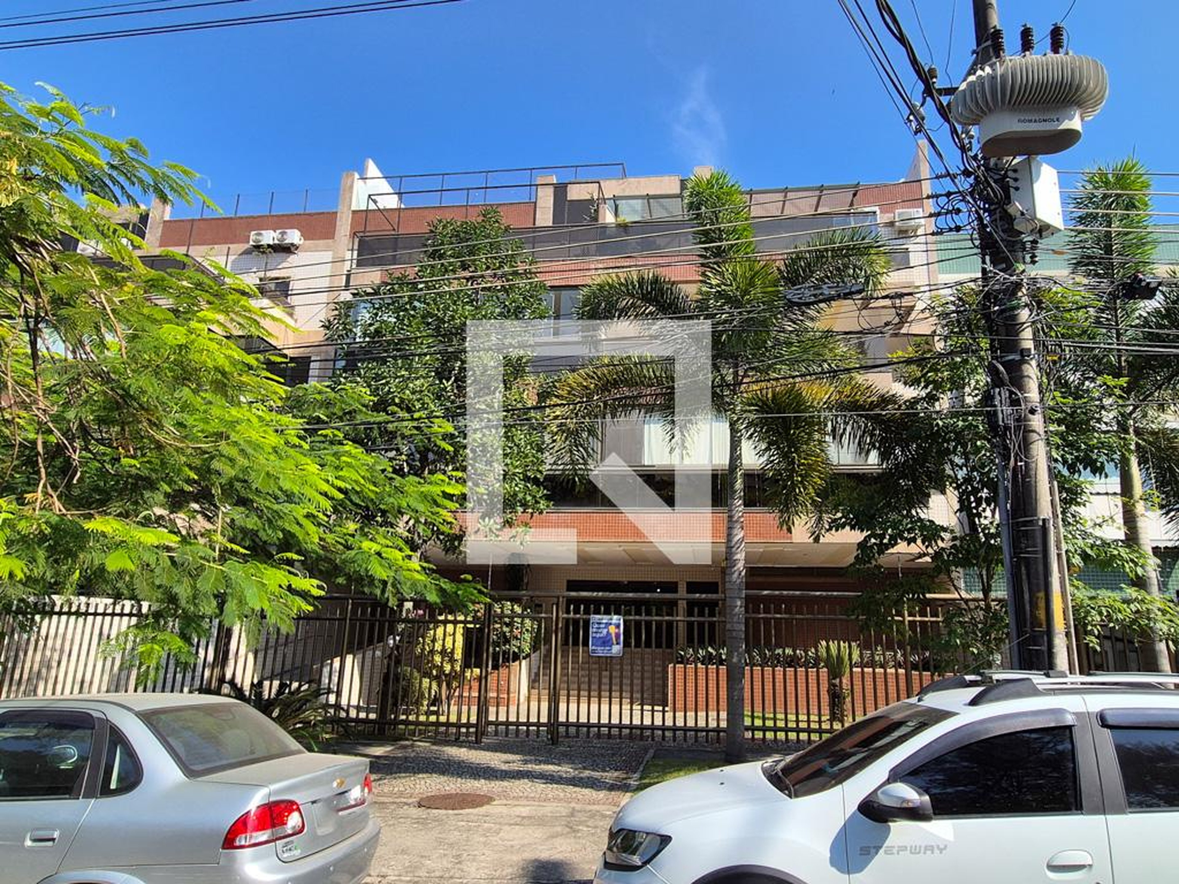 Fachada Condomínio em Estrada Benvindo de Novaes, 1271