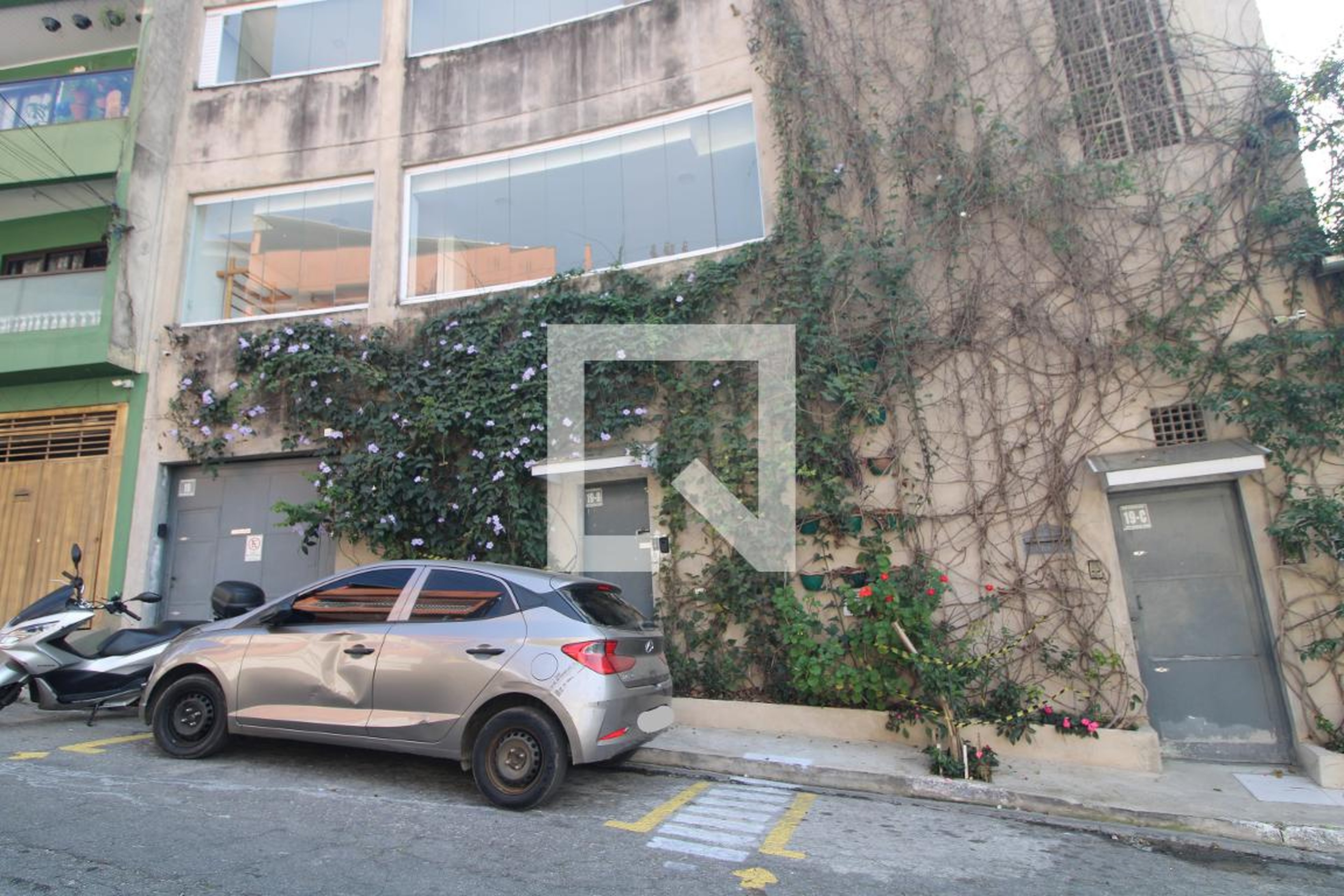 Fachada Condomínio em Rua Porvenir, 19