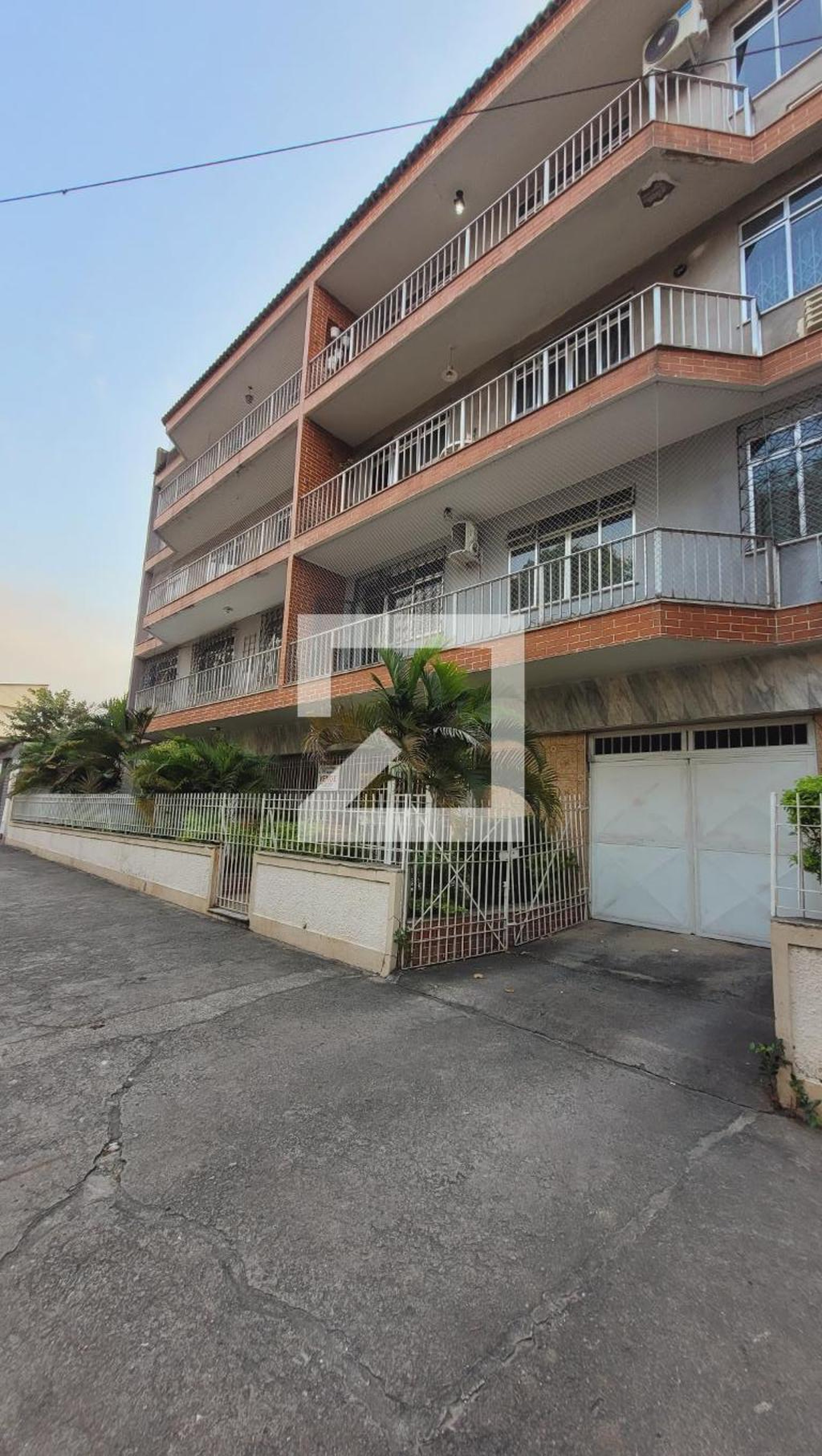 Fachada Condomínio em Rua Quiririm, 264