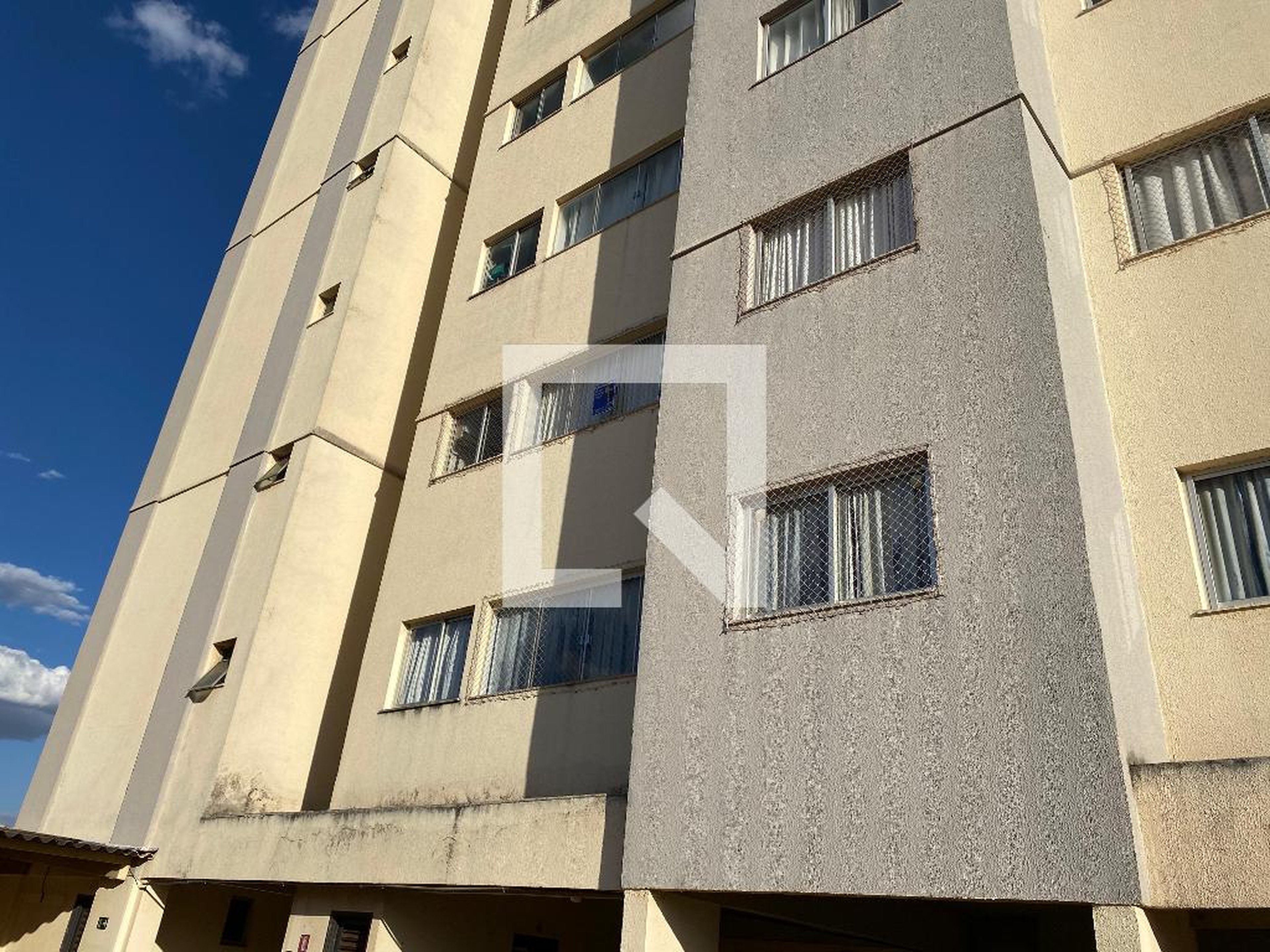 Fachada Condomínio em Rua Abílio Alves de Castro, 205