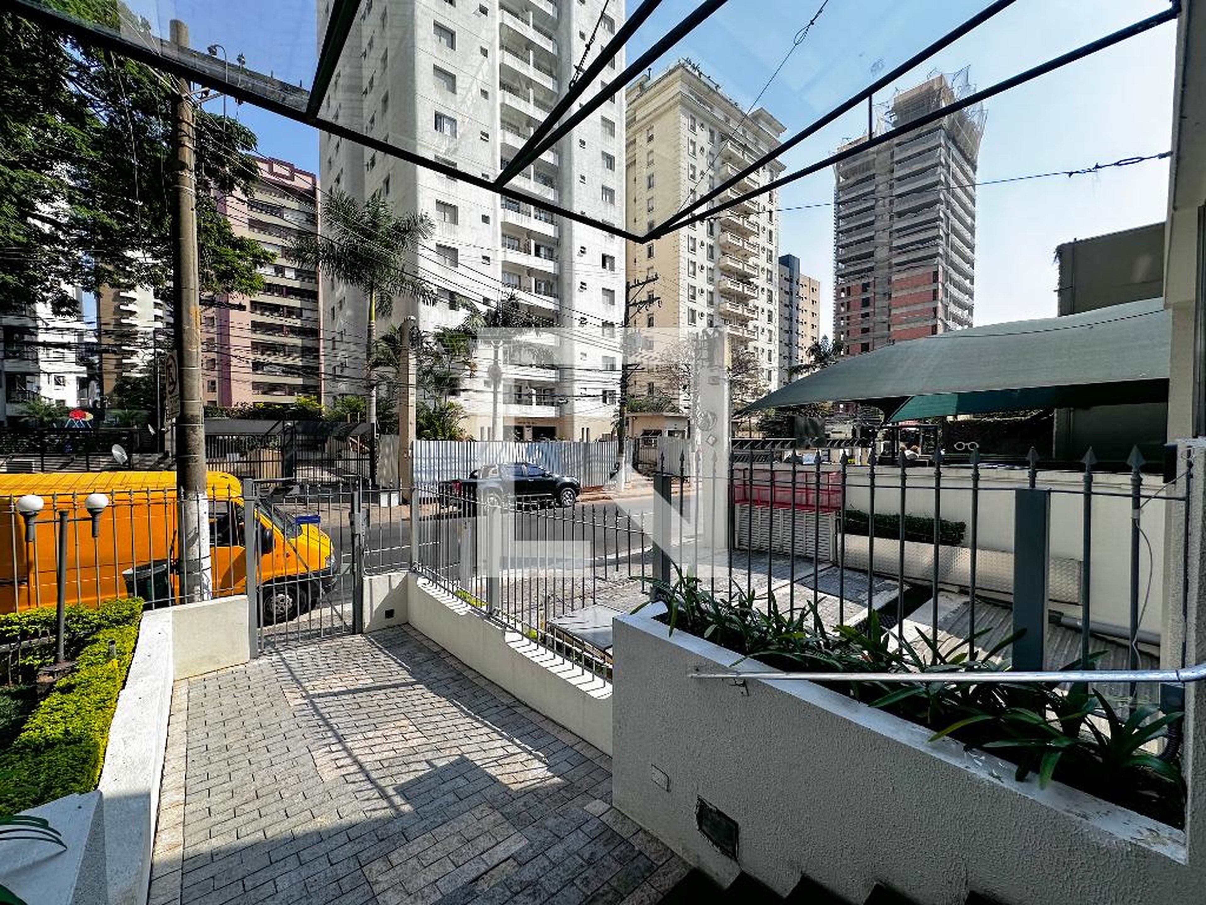 Entrada - edifício dos manacás