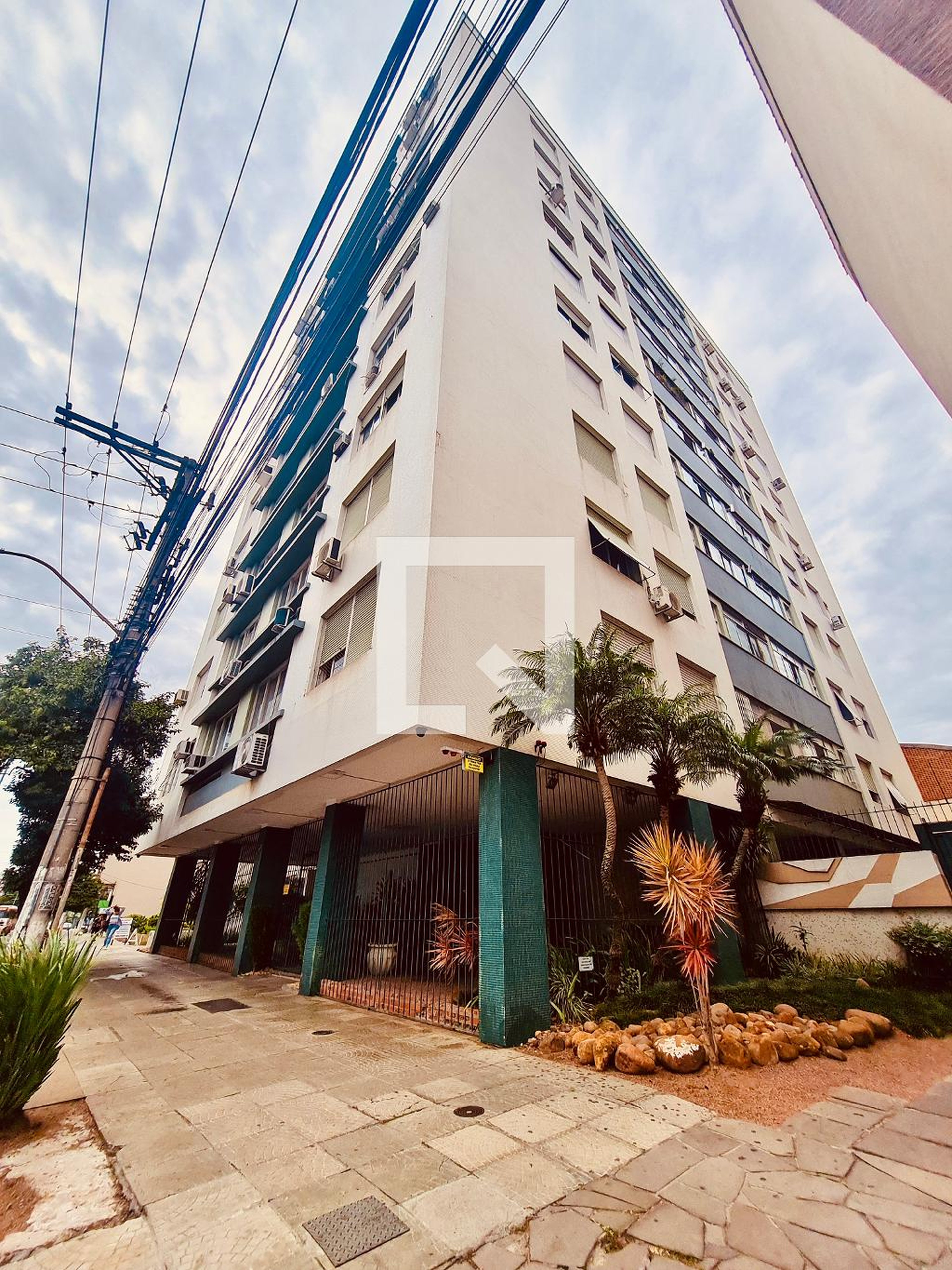 Fachada Condomínio em Avenida Protásio Alves, 869