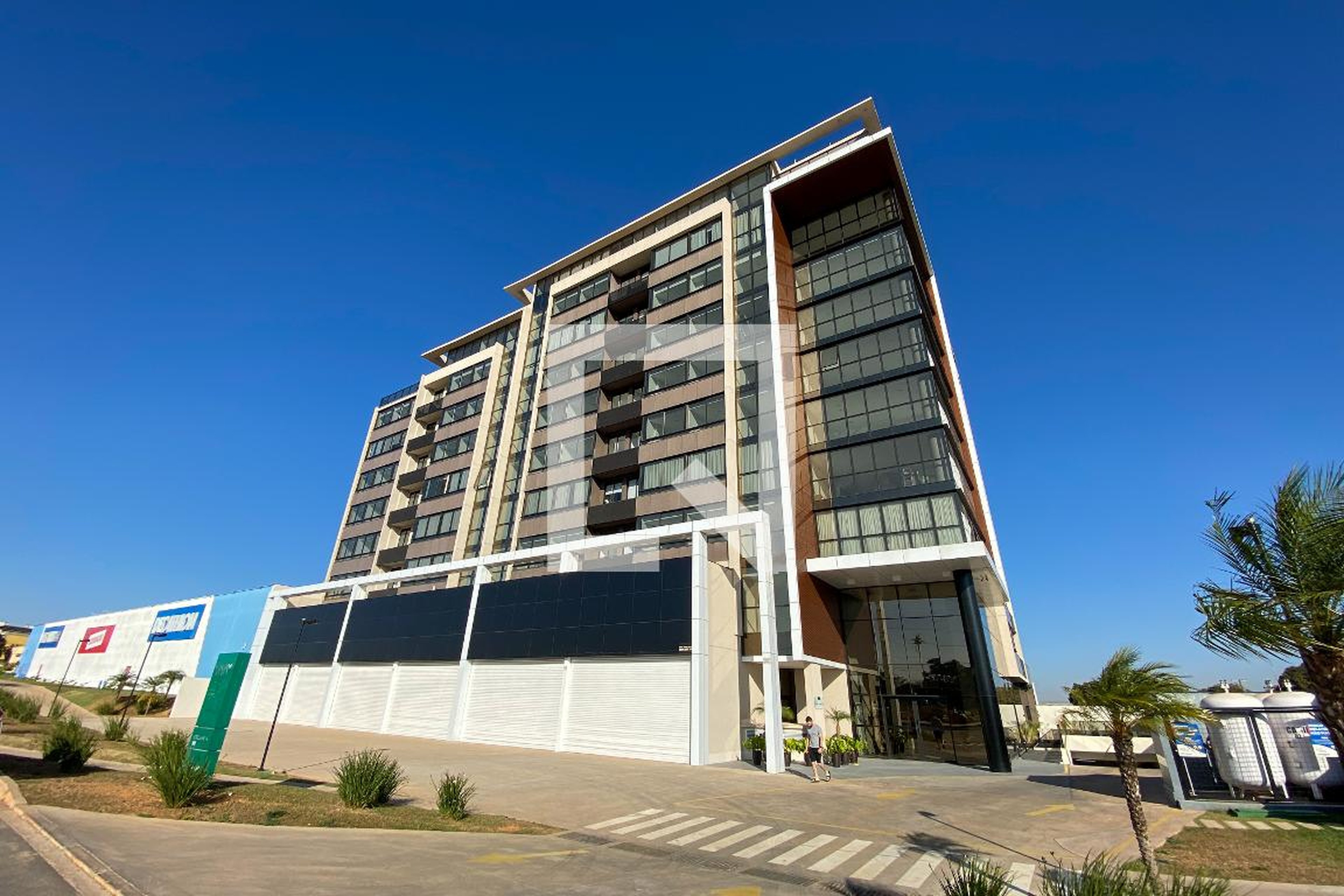 Fachada Condomínio em Sgcv, 1