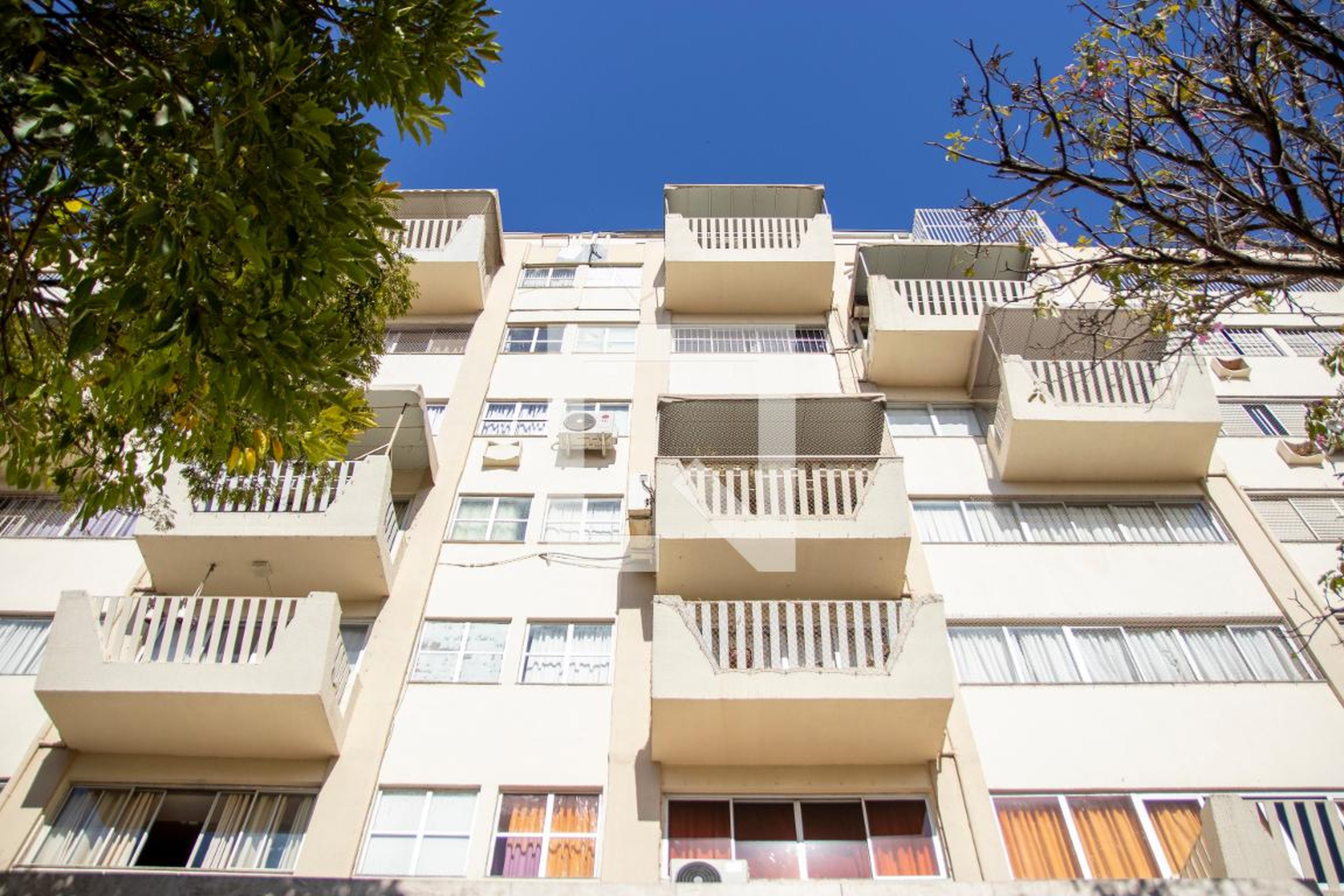 Fachada Condomínio em Rua Quatorze, 95