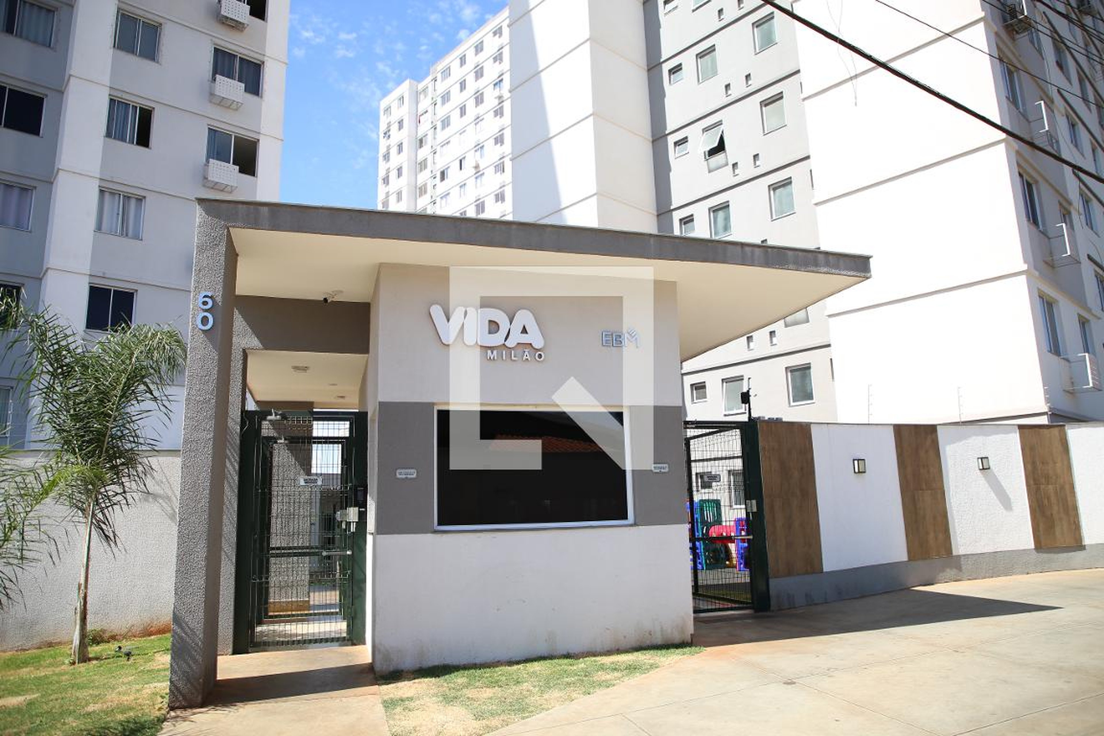 Fachada Condomínio em Rua Luís Barbosa, 60