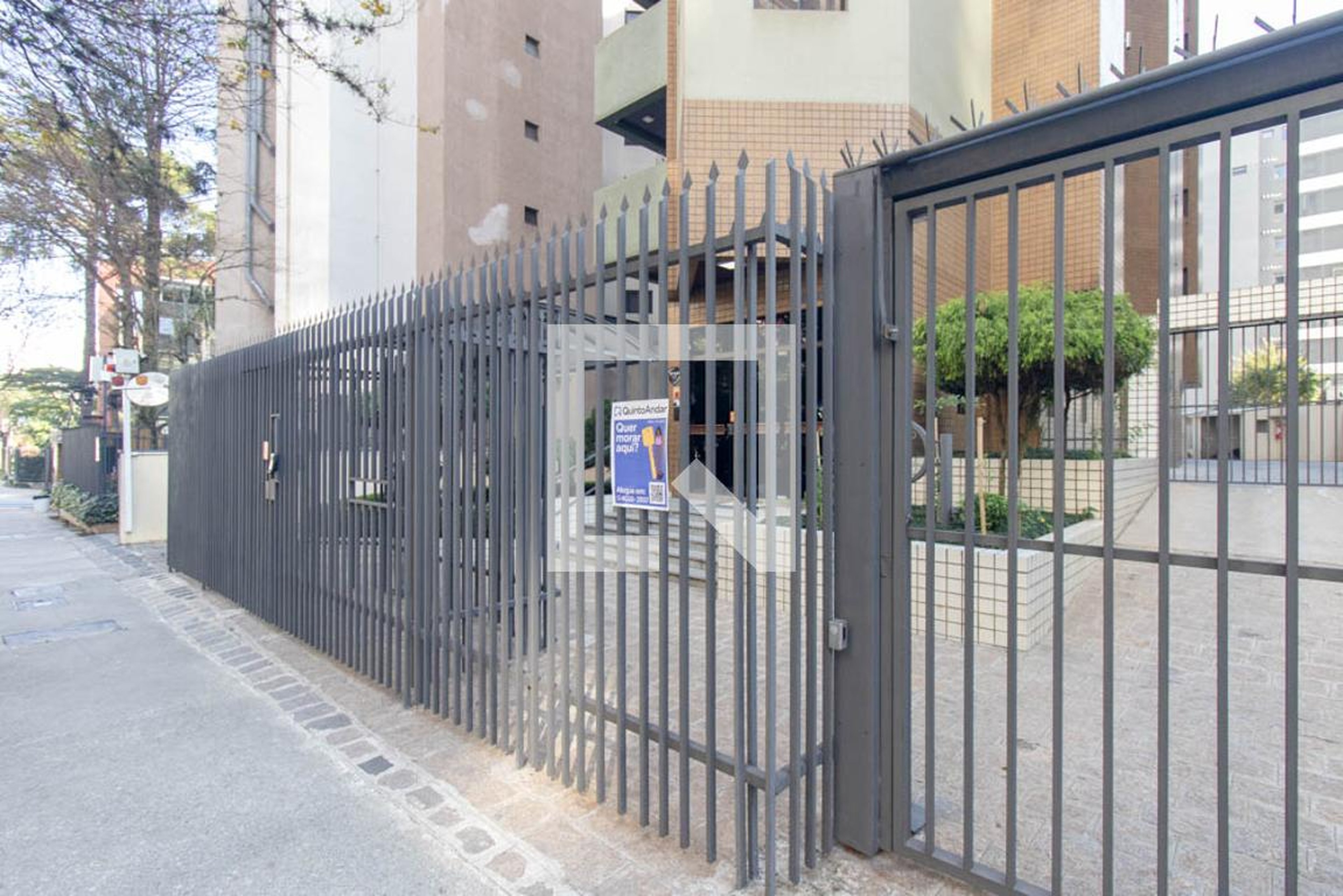 Fachada Condomínio em Avenida Visconde de Guarapuava, 4348