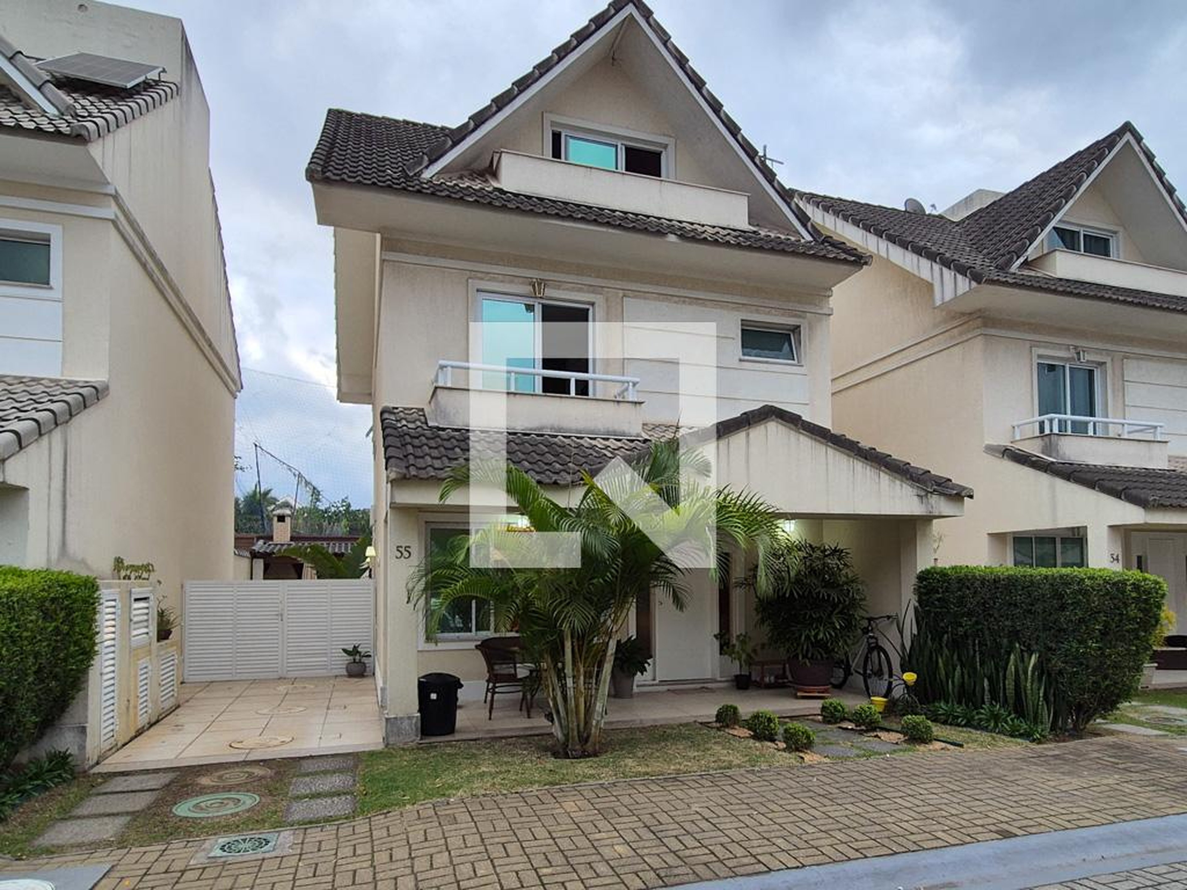 Fachada Condomínio Sunrise House Garden