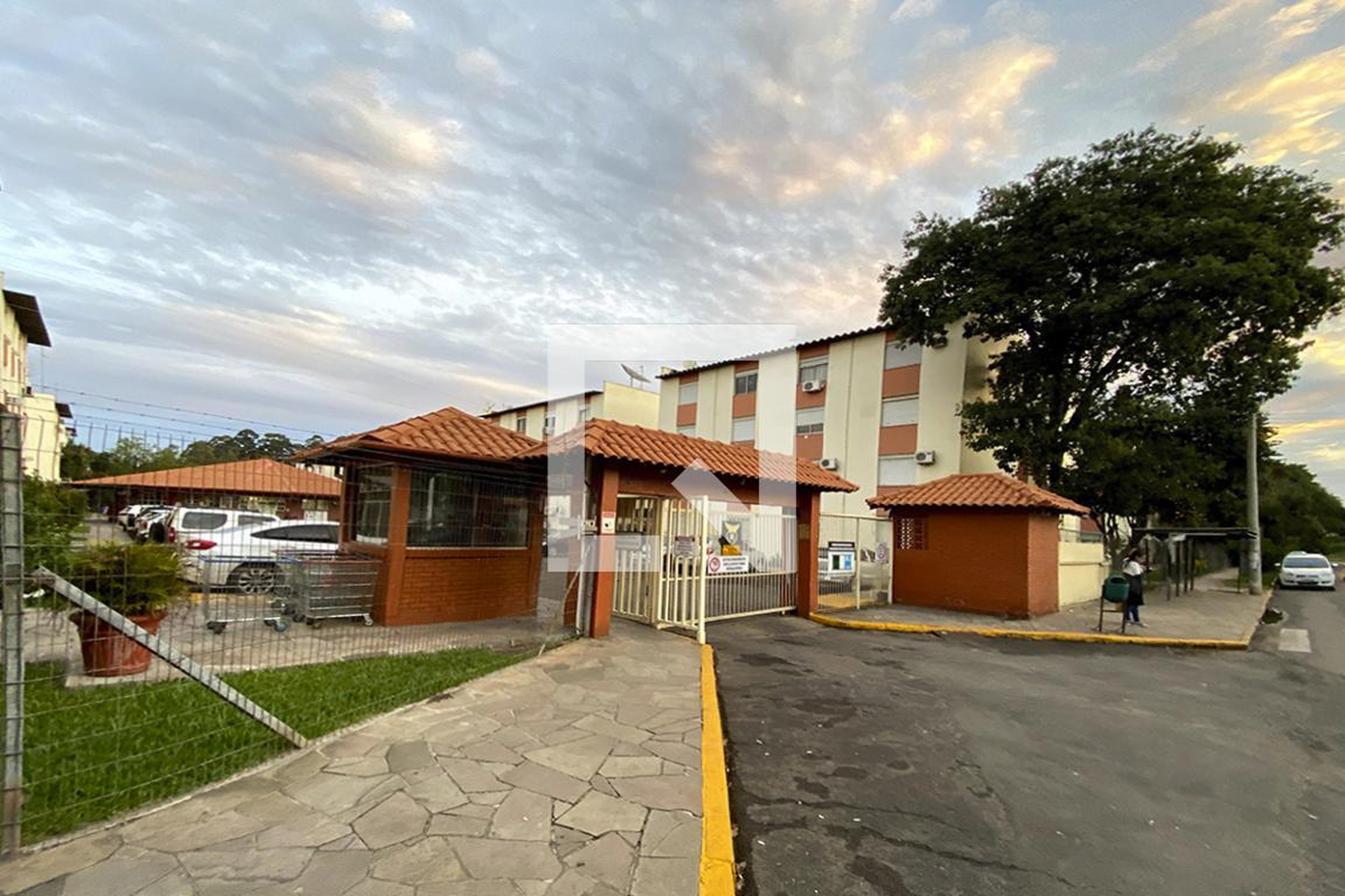 Fachada Condomínio em Rua Osvaldo Aranha, 1532