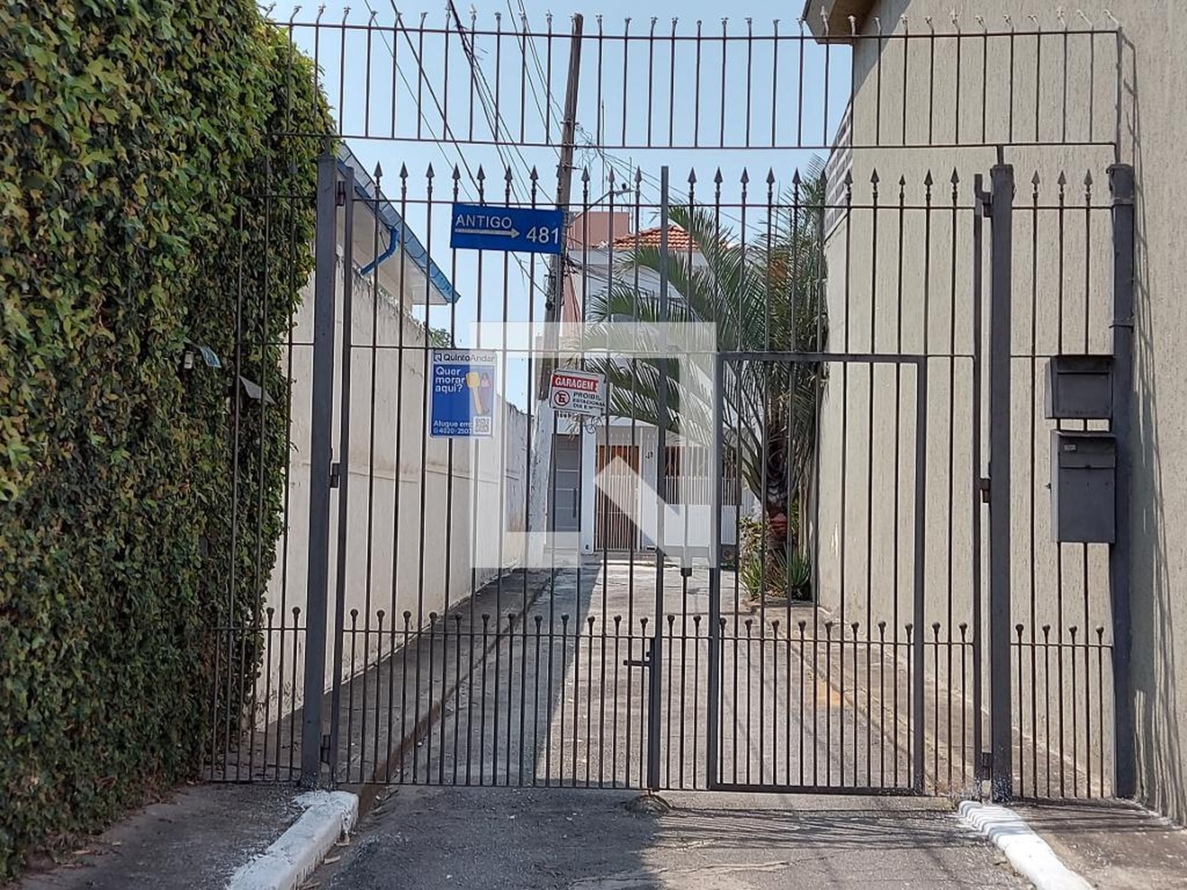 Fachada Condomínio em Rua Francisca de Paula, 481