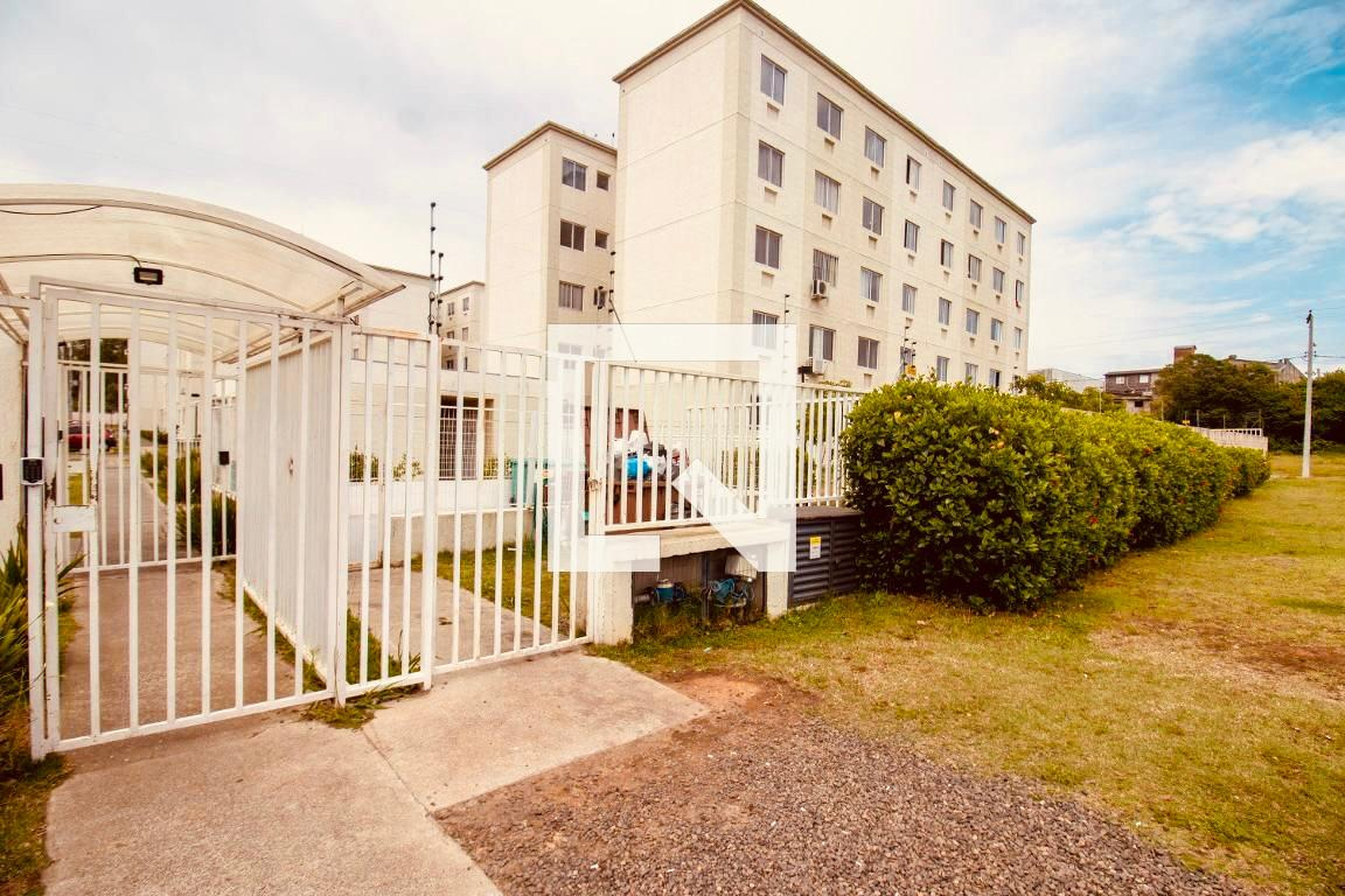 Fachada Condomínio em Rua Irmã Teresilda Steffen, 110