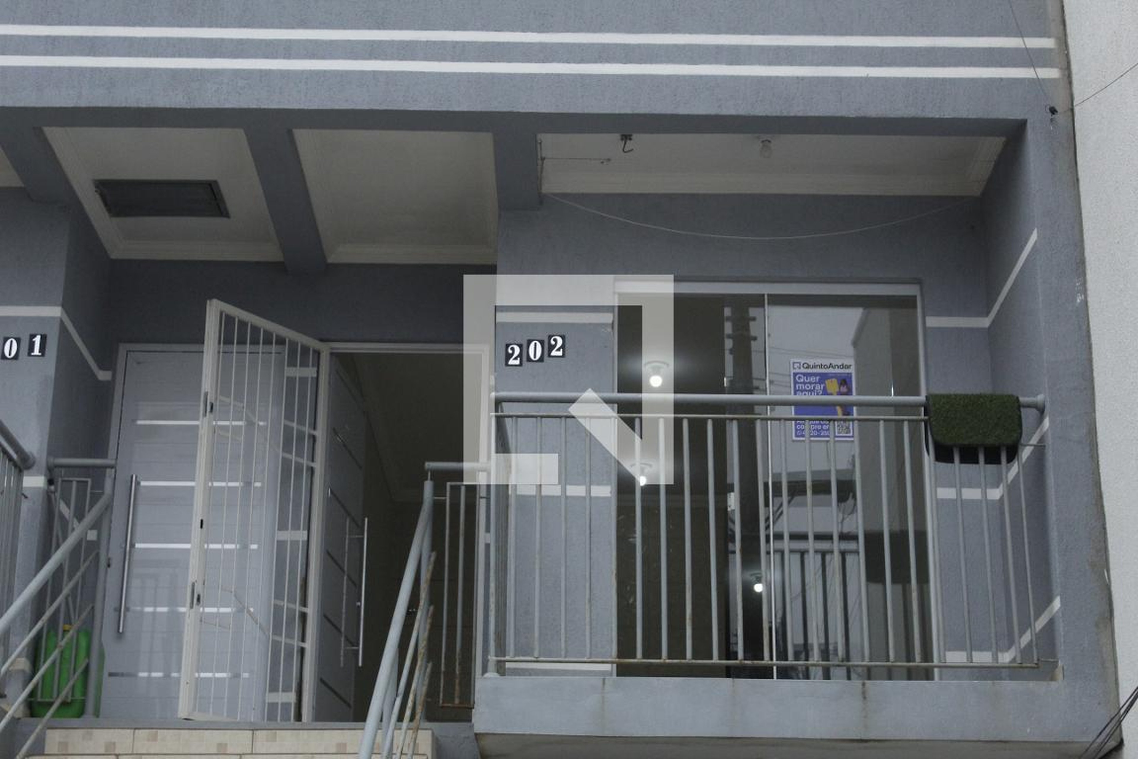 Fachada Condomínio em Rua Cento E Quarenta E Seis, 270