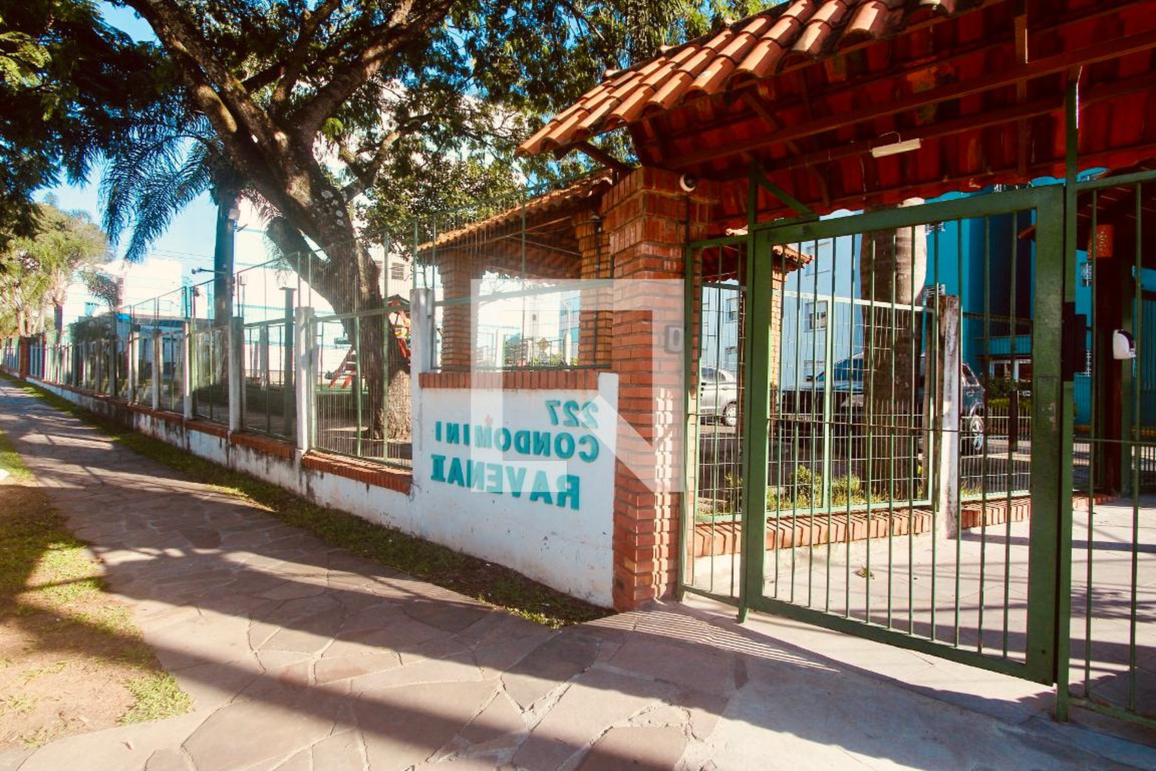 Fachada Condomínio em Rua João da Silva Bueno, 220