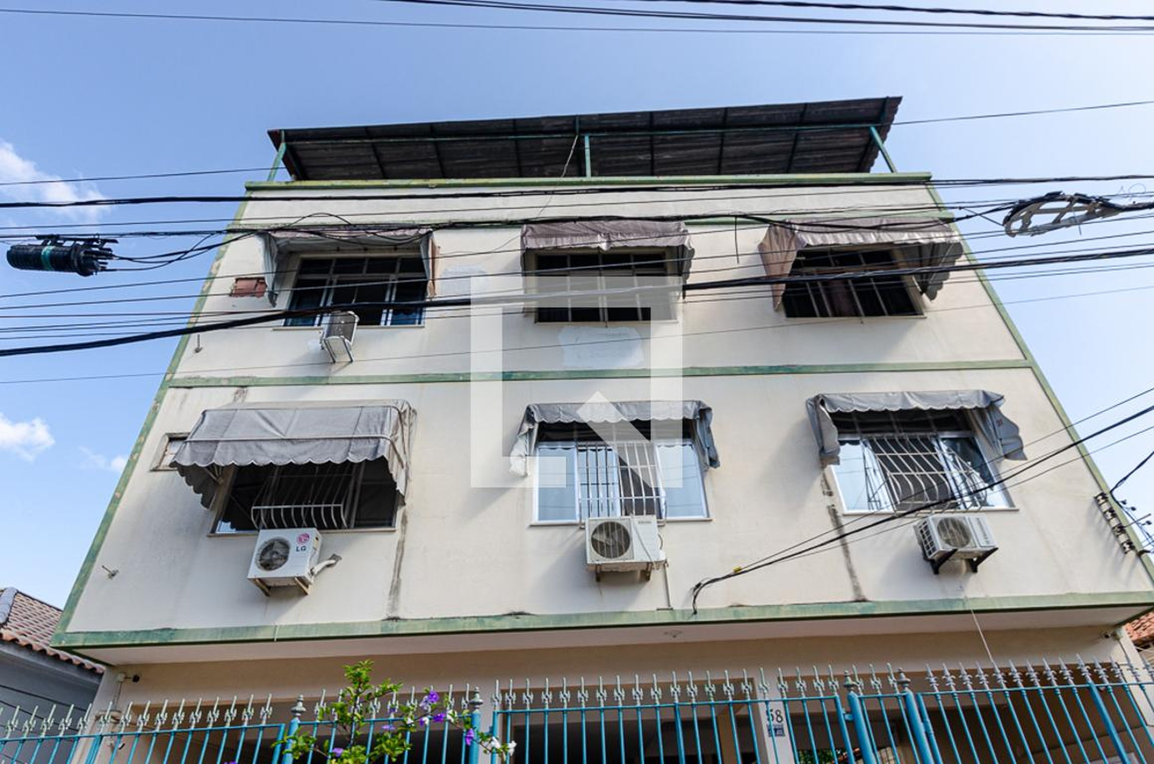 Fachada Condomínio em Travessa Renato Pachêco Marquês, 58