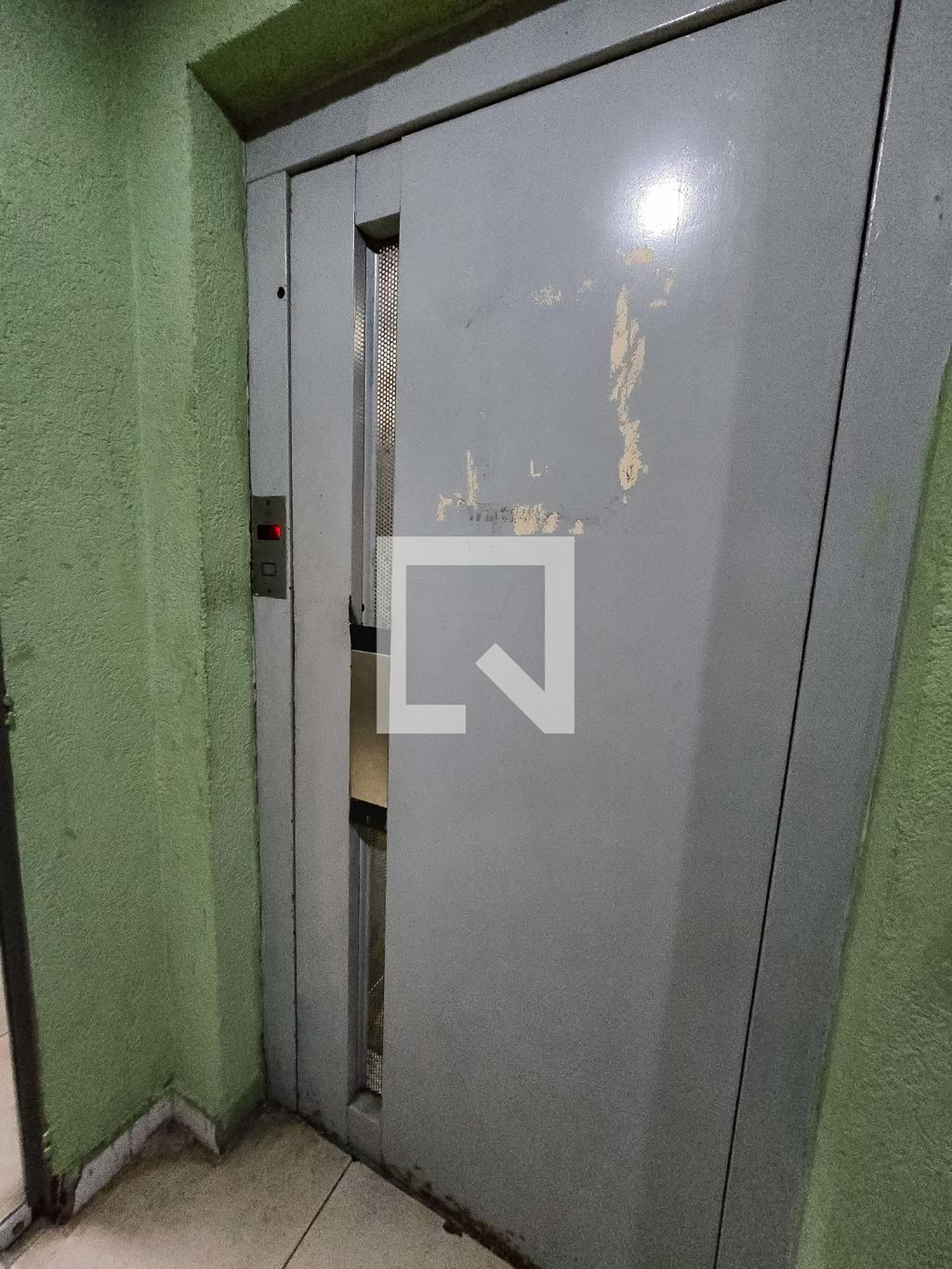 Elevador - Vivendas de Tomás Coelho