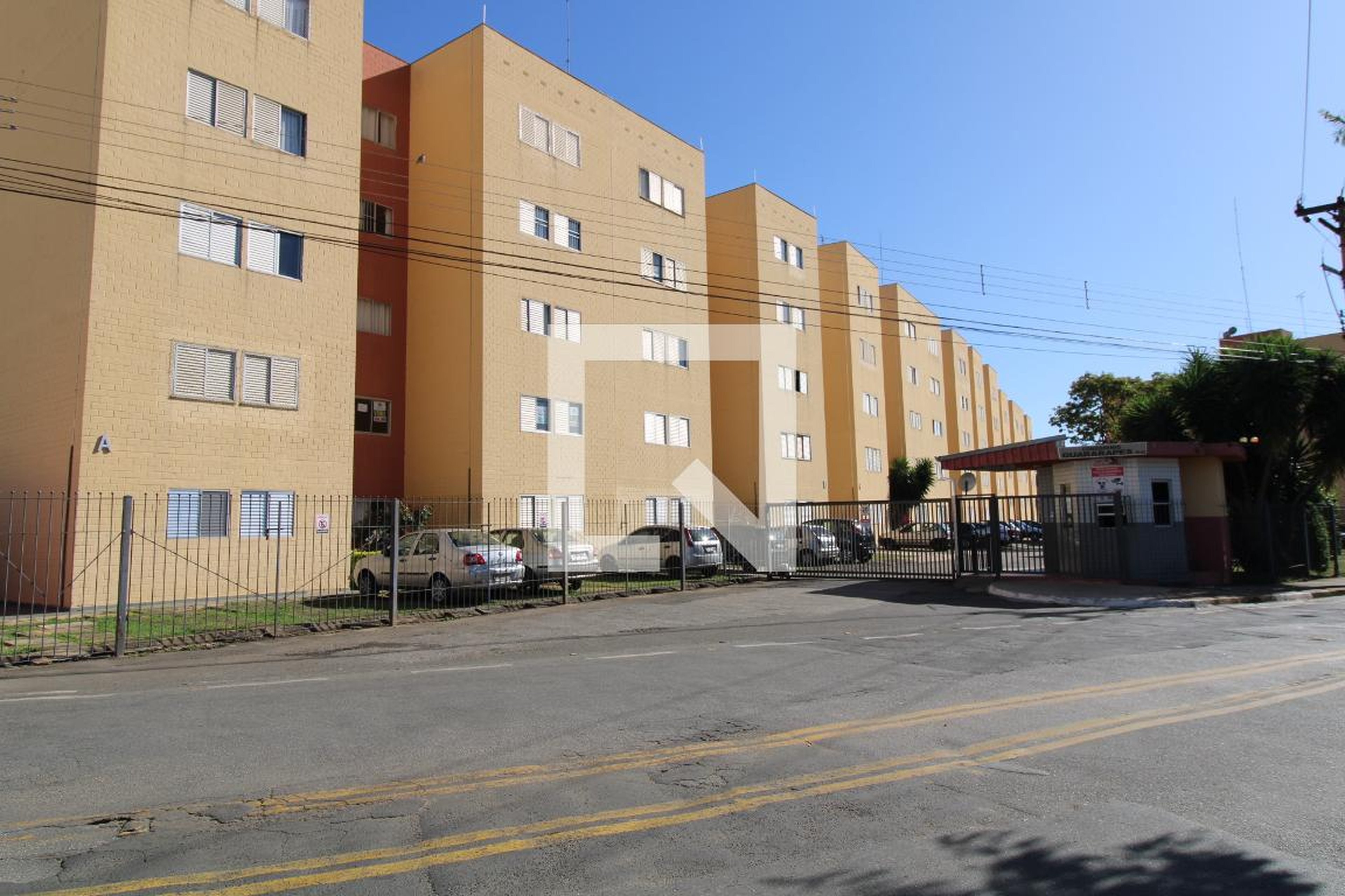 Fachada do Condomínio Condomínio Guararapes