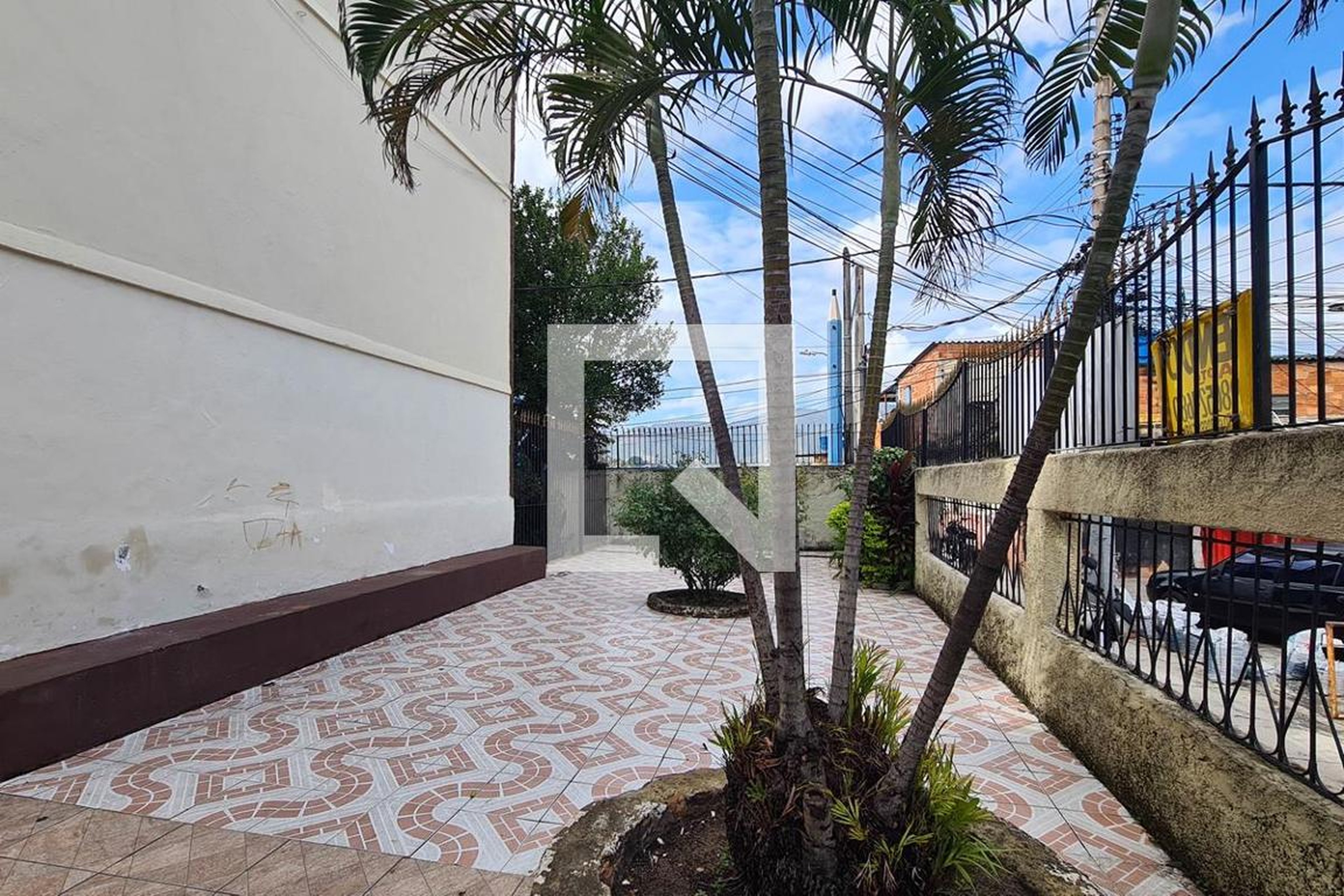 Fachada Condomínio em Rua Antenor Nascentes, 337