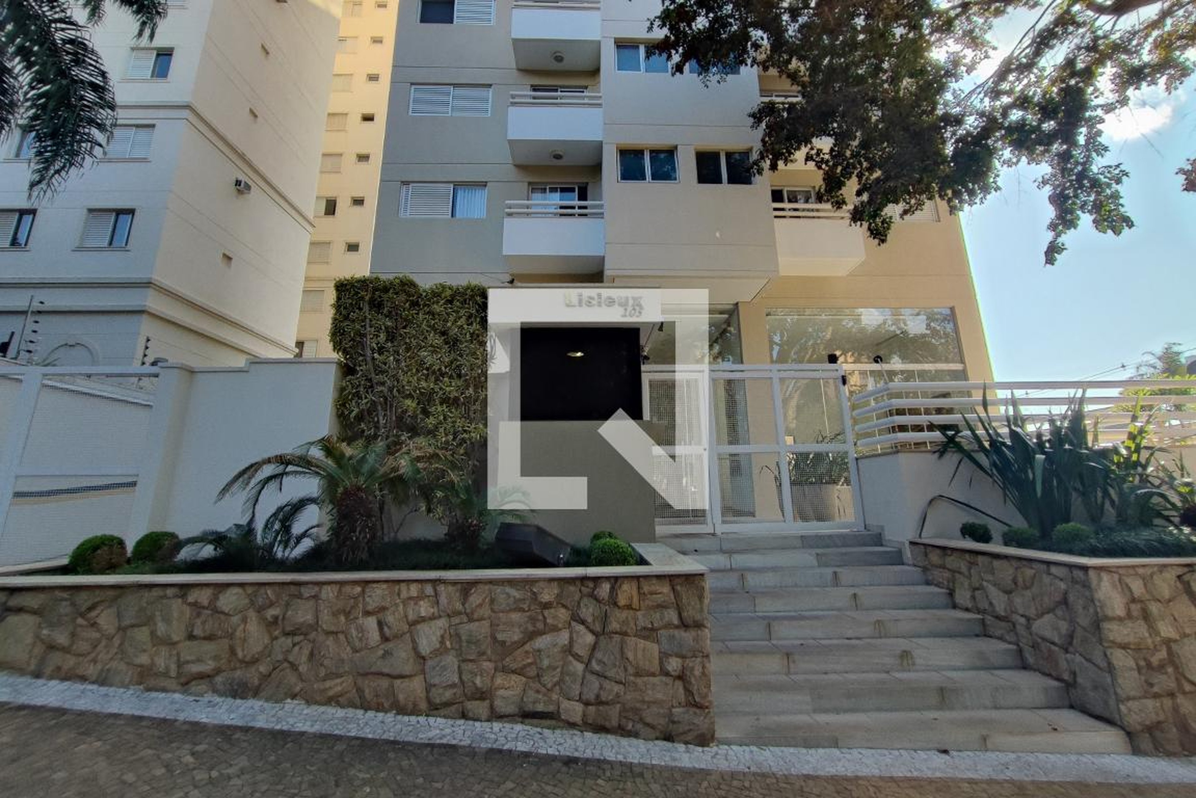 Fachada do Condomínio Condomínio Lisieux