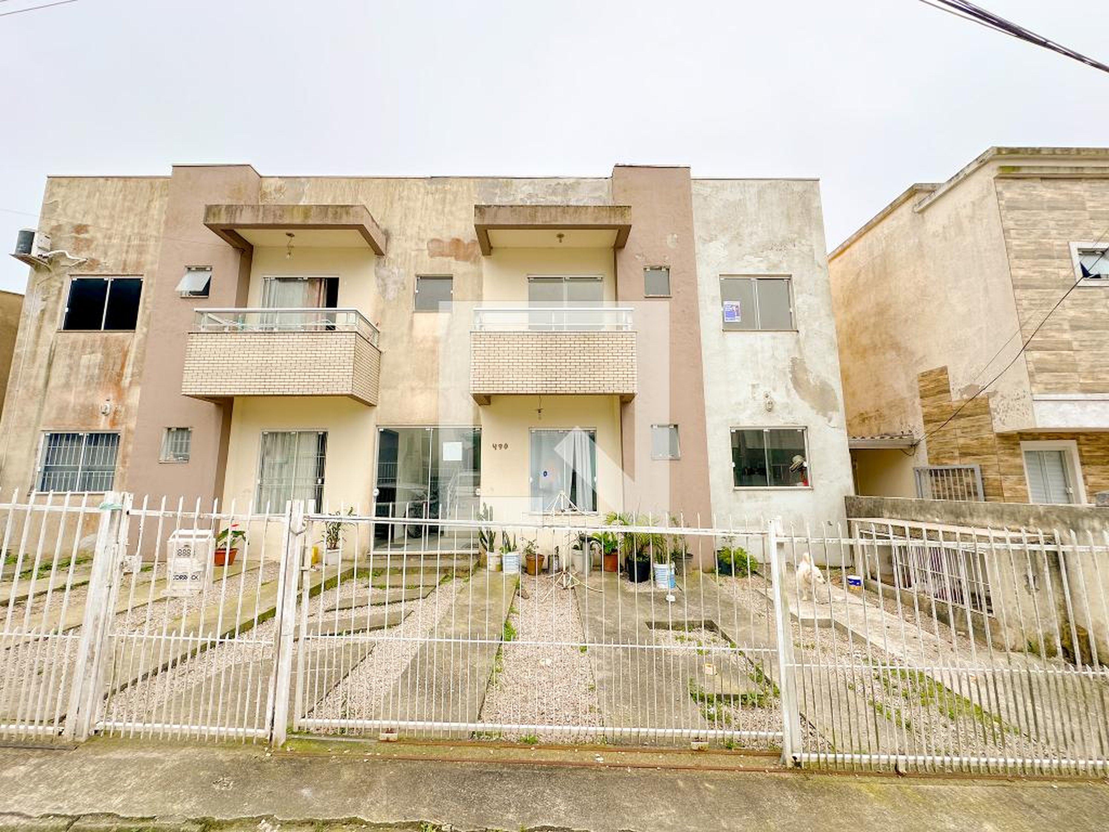 Fachada Condomínio em Servidão Professora Rosemari E. Nunes, 490