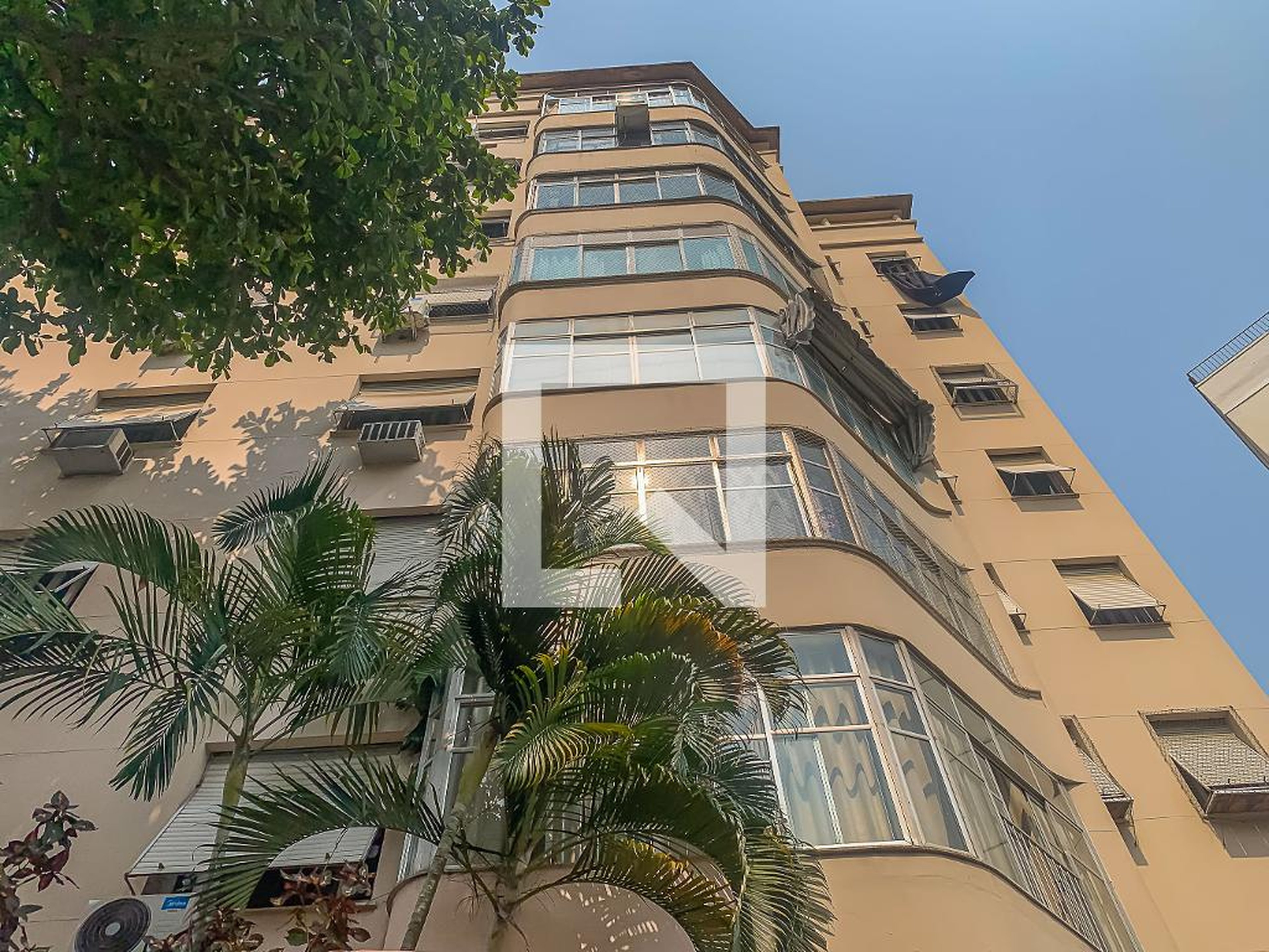 Fachada do Prédio Condomínio em Rua Cardoso Júnior, 22