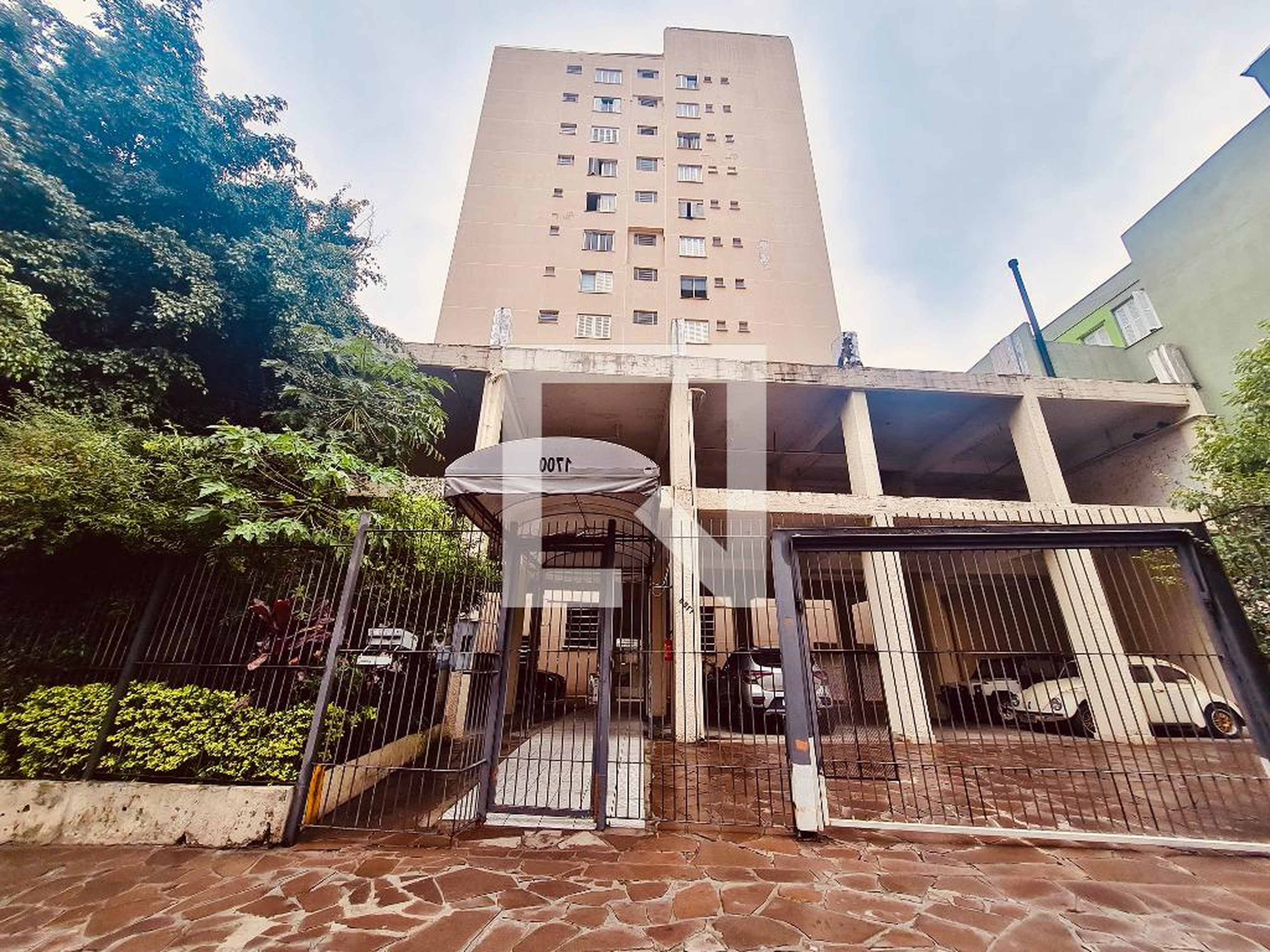 Fachada Condomínio em Rua Ramiro Barcelos, 1698