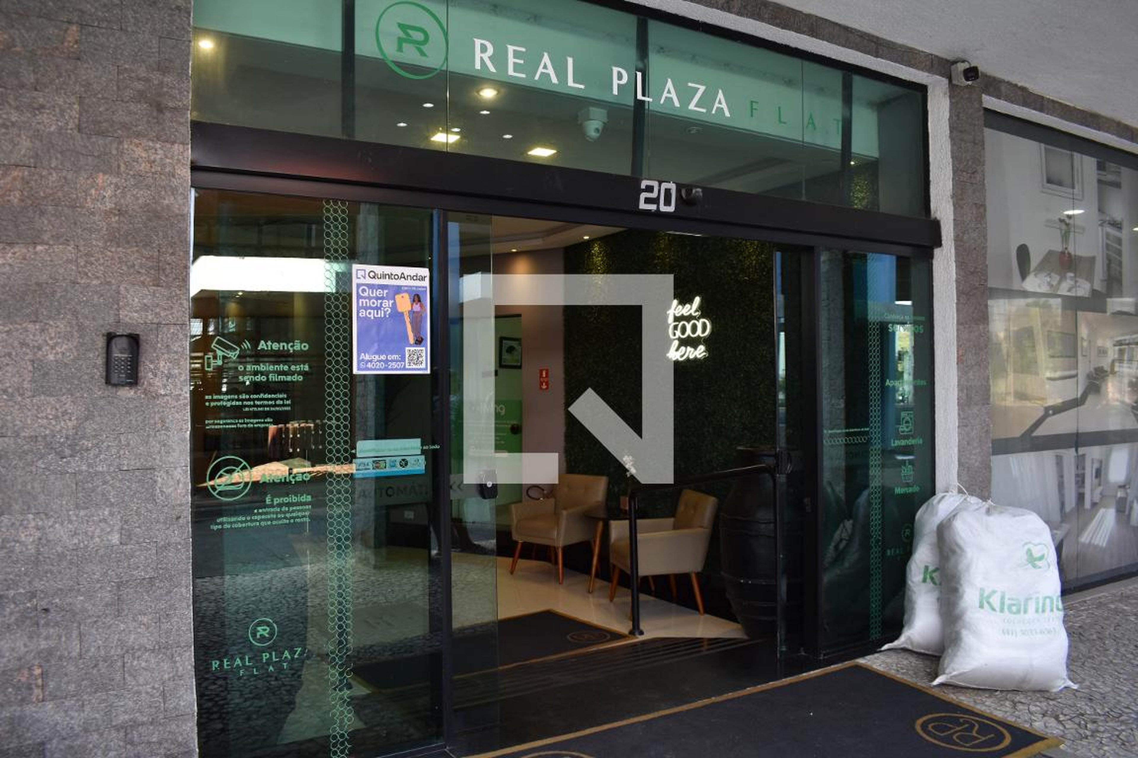 Entrada do prédio - Real Plaza Flat