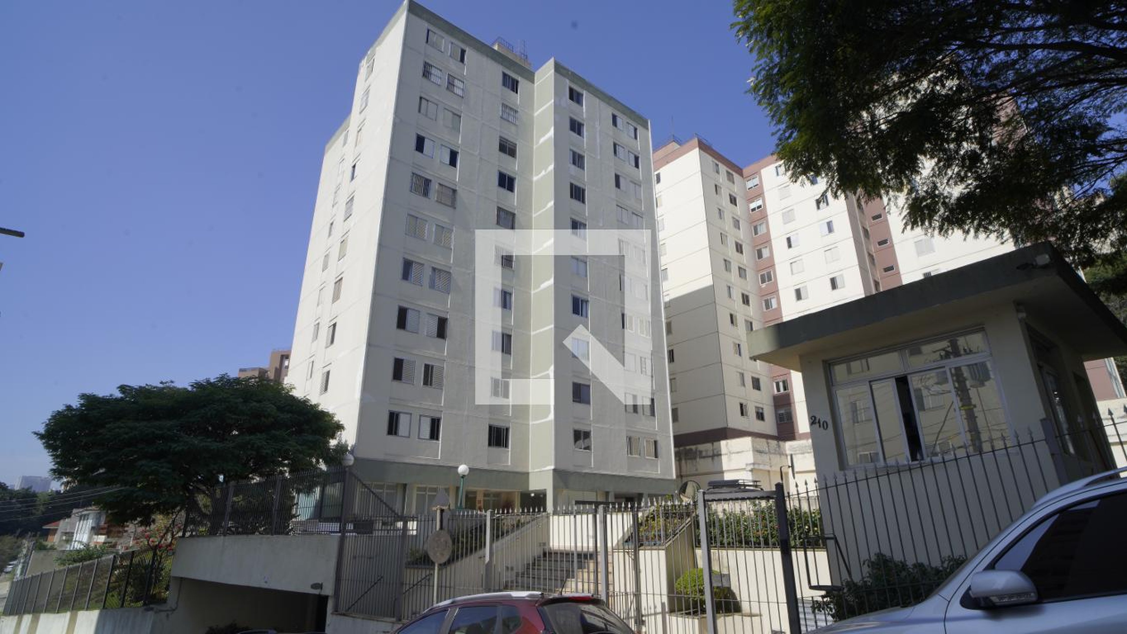 Fachada Condomínio em Rua Doutor Assis de Moura, 120