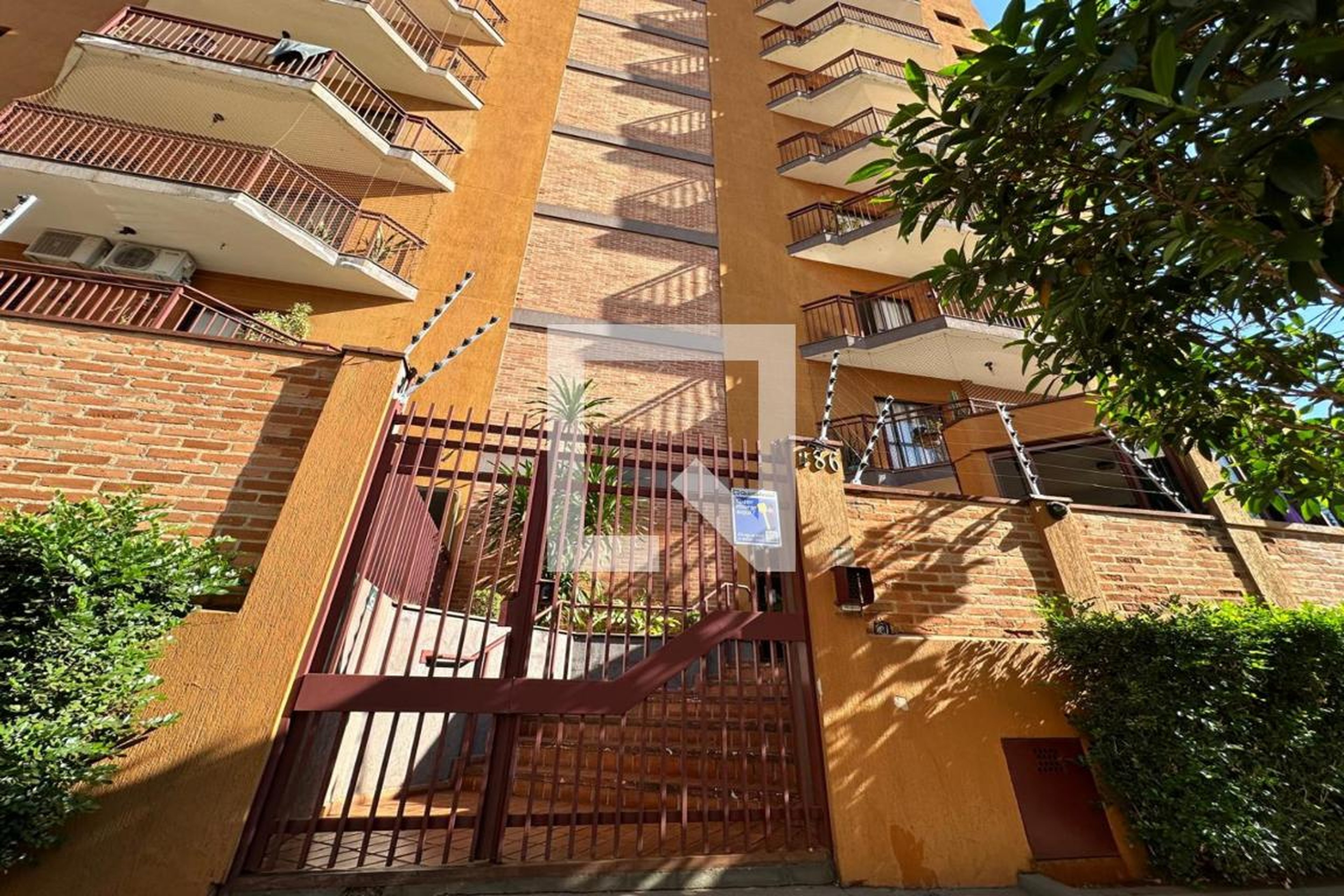 Fachada Condomínio Jorge Bistane