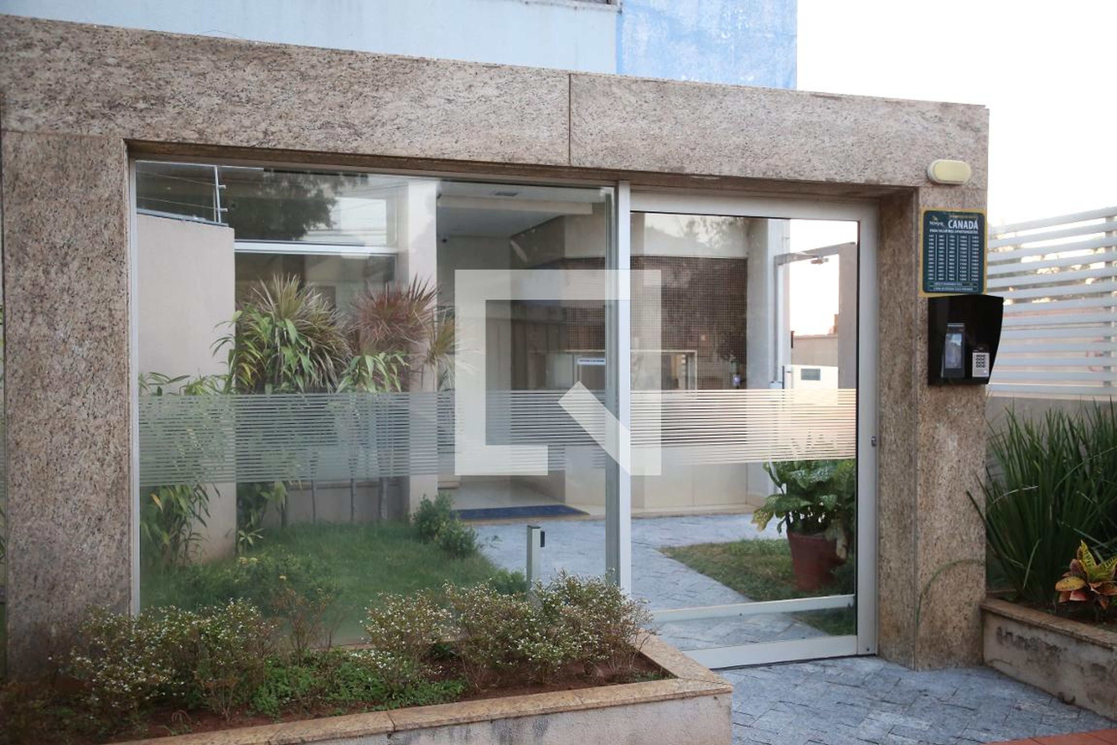 Fachada Condomínio em Rua C-139, 161