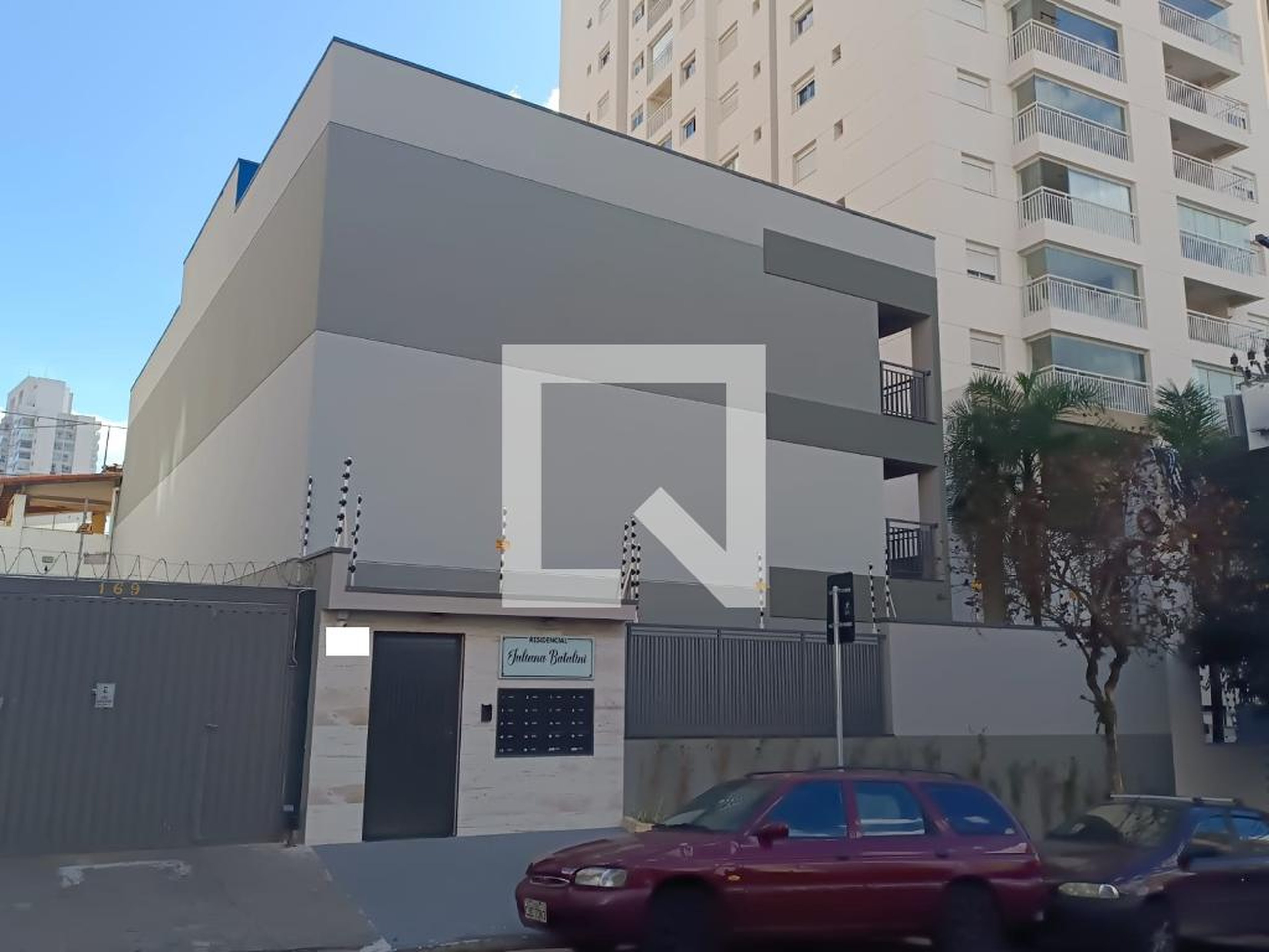Fachada Condomínio em Rua Duarte de Carvalho, 175