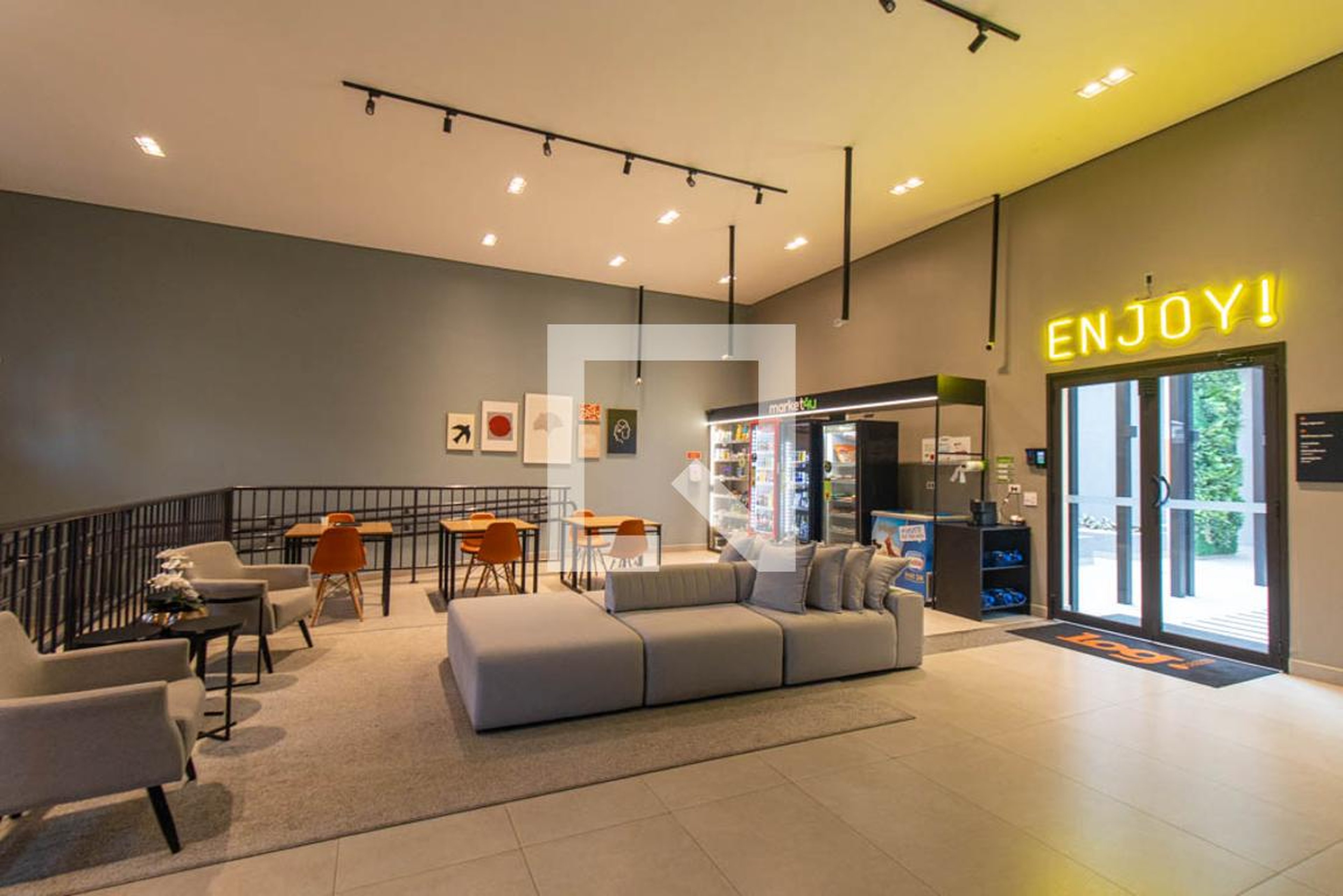 Hall de entrada - Log