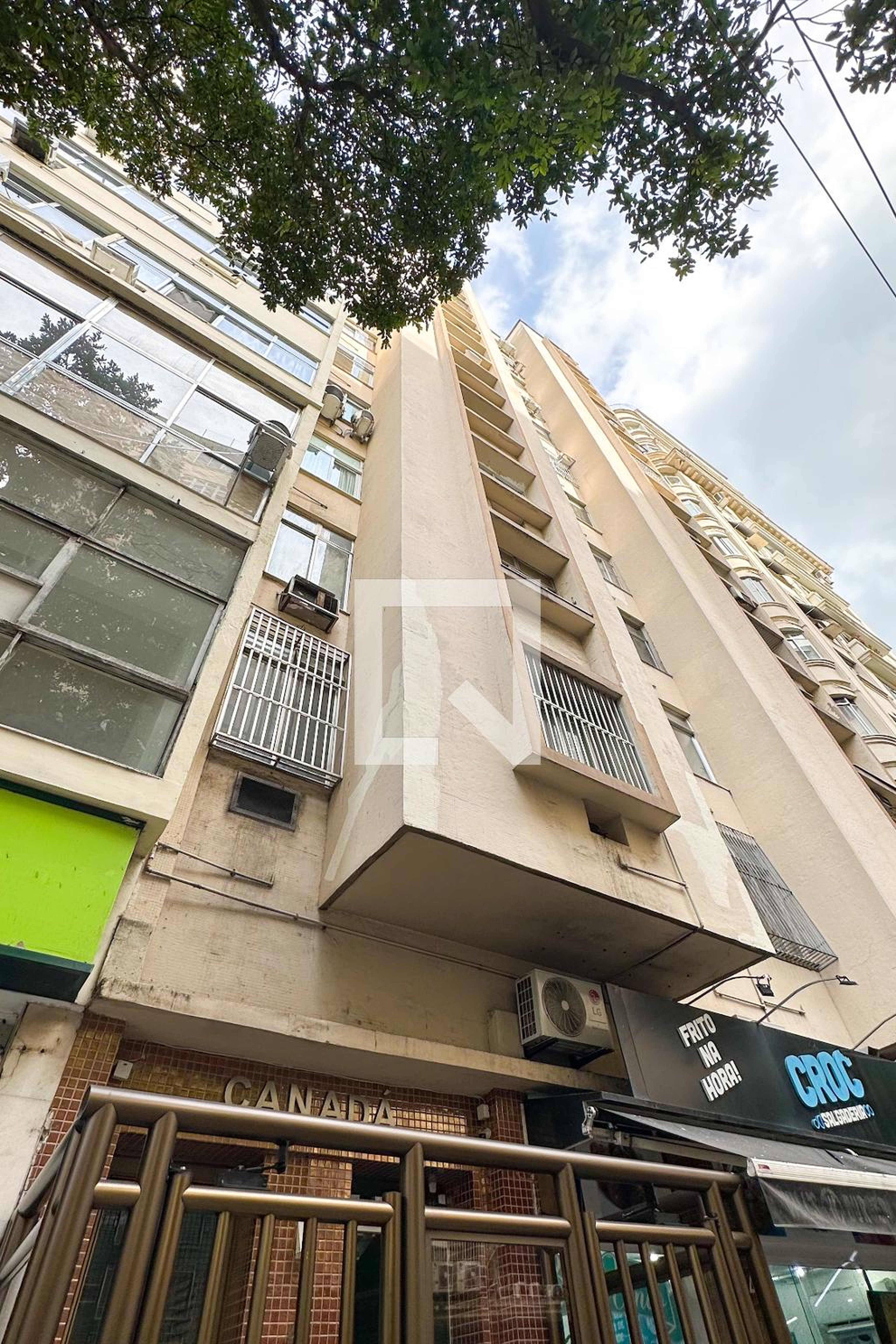 Fachada Condomínio em Avenida Nossa Senhora de Copacabana, 445