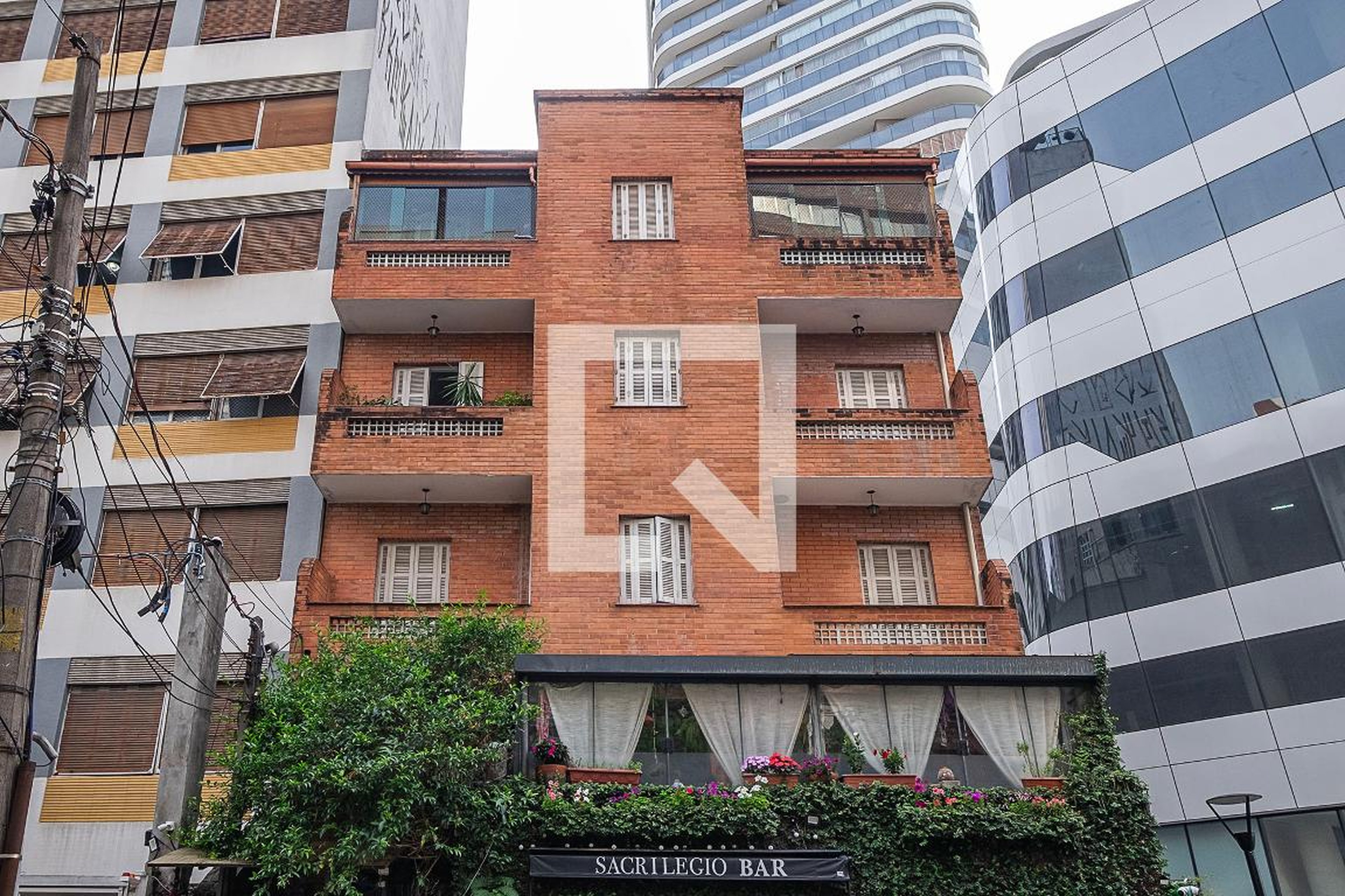 Fachada Condomínio em Avenida Pedroso de Morais, 52