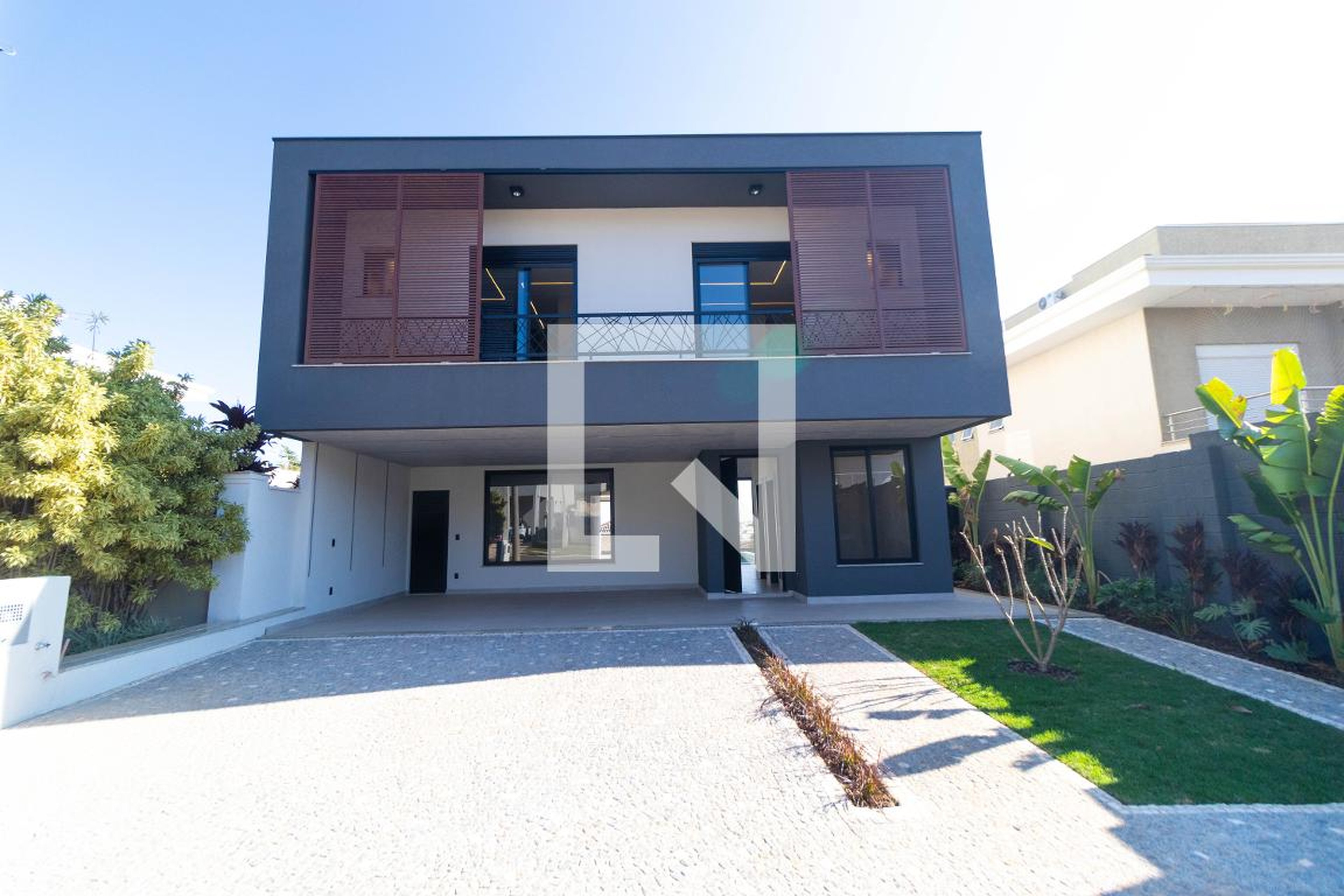 Fachada Condomínio em Rua Carlos Tontoli, 93