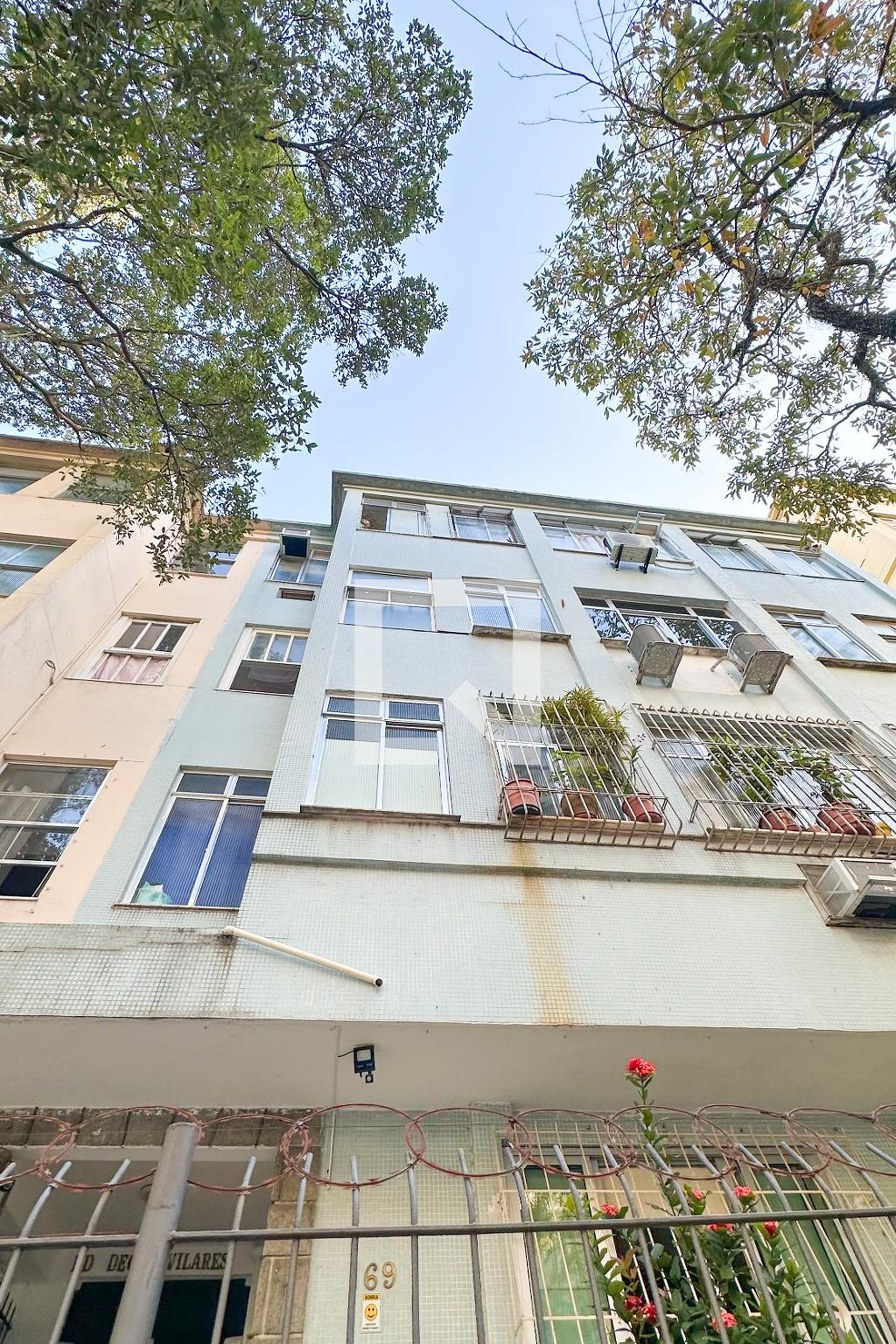 Fachada Condomínio em Rua Décio Vilares, 169