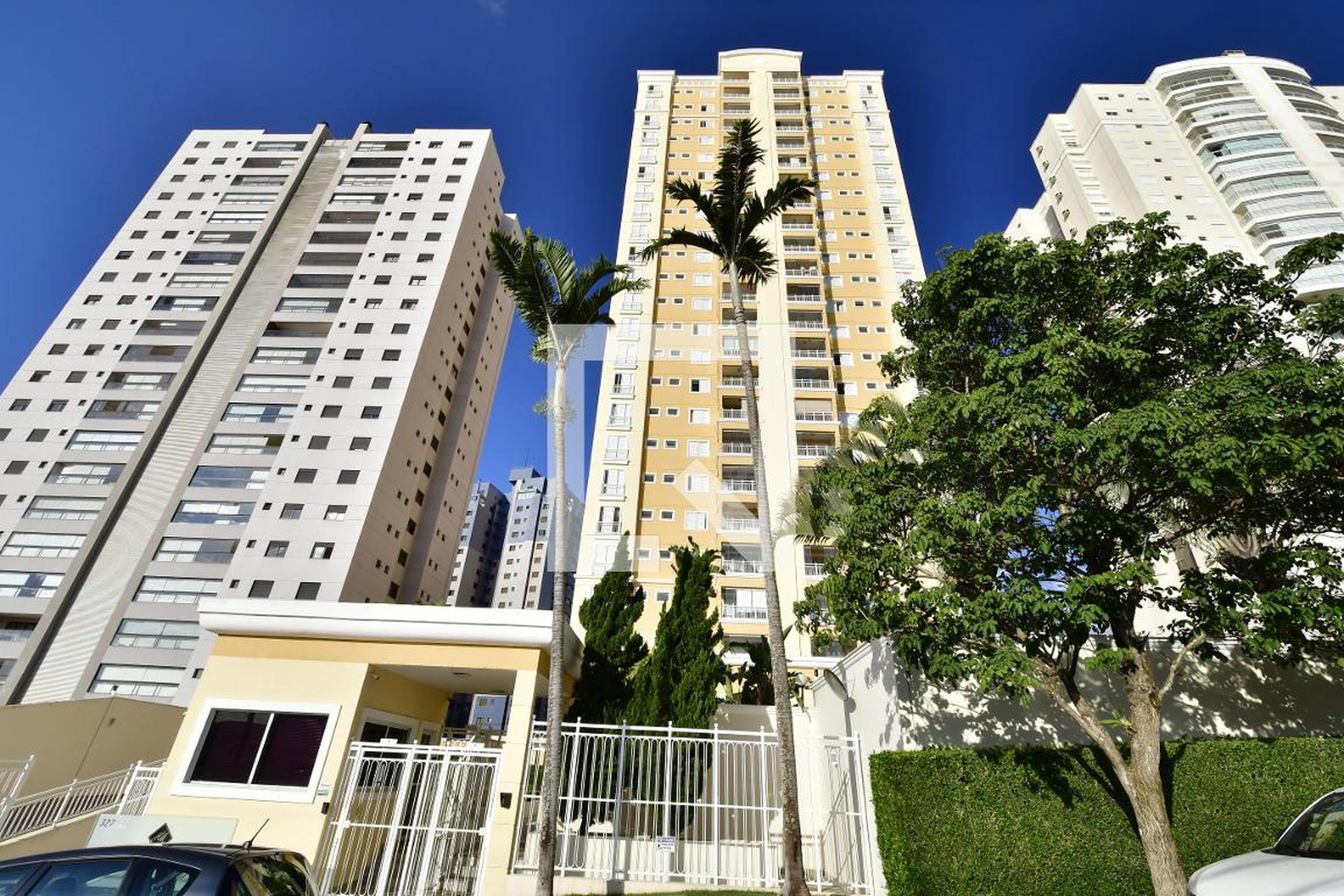 Fachada do Prédio Condomínio em Rua Luiz Oliveira, 327