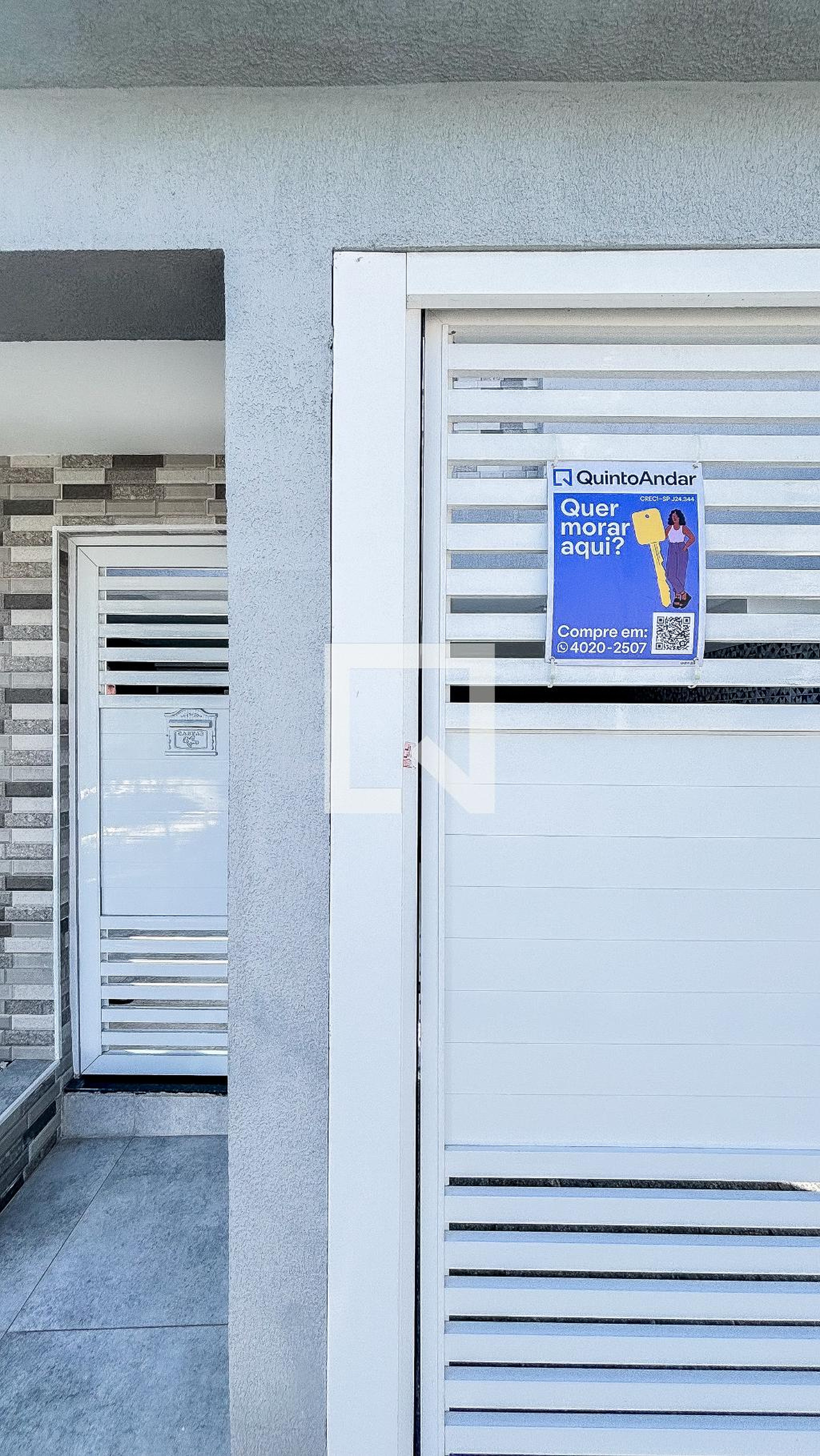 Fachada Condomínio em Rua das Azaléias, 49