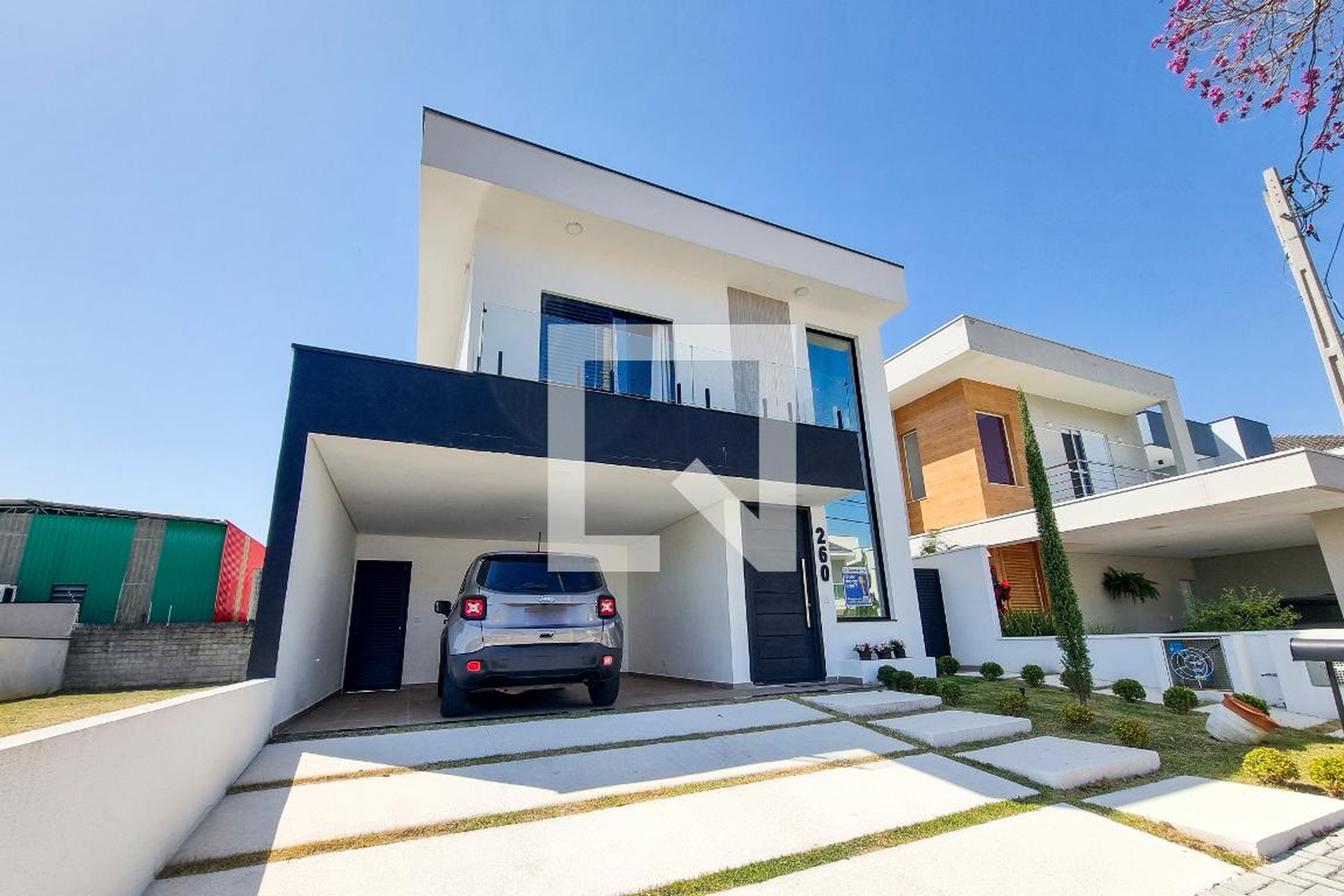 Fachada Condomínio em Rua Maria das Dores Rodrigues Monteiro, 260