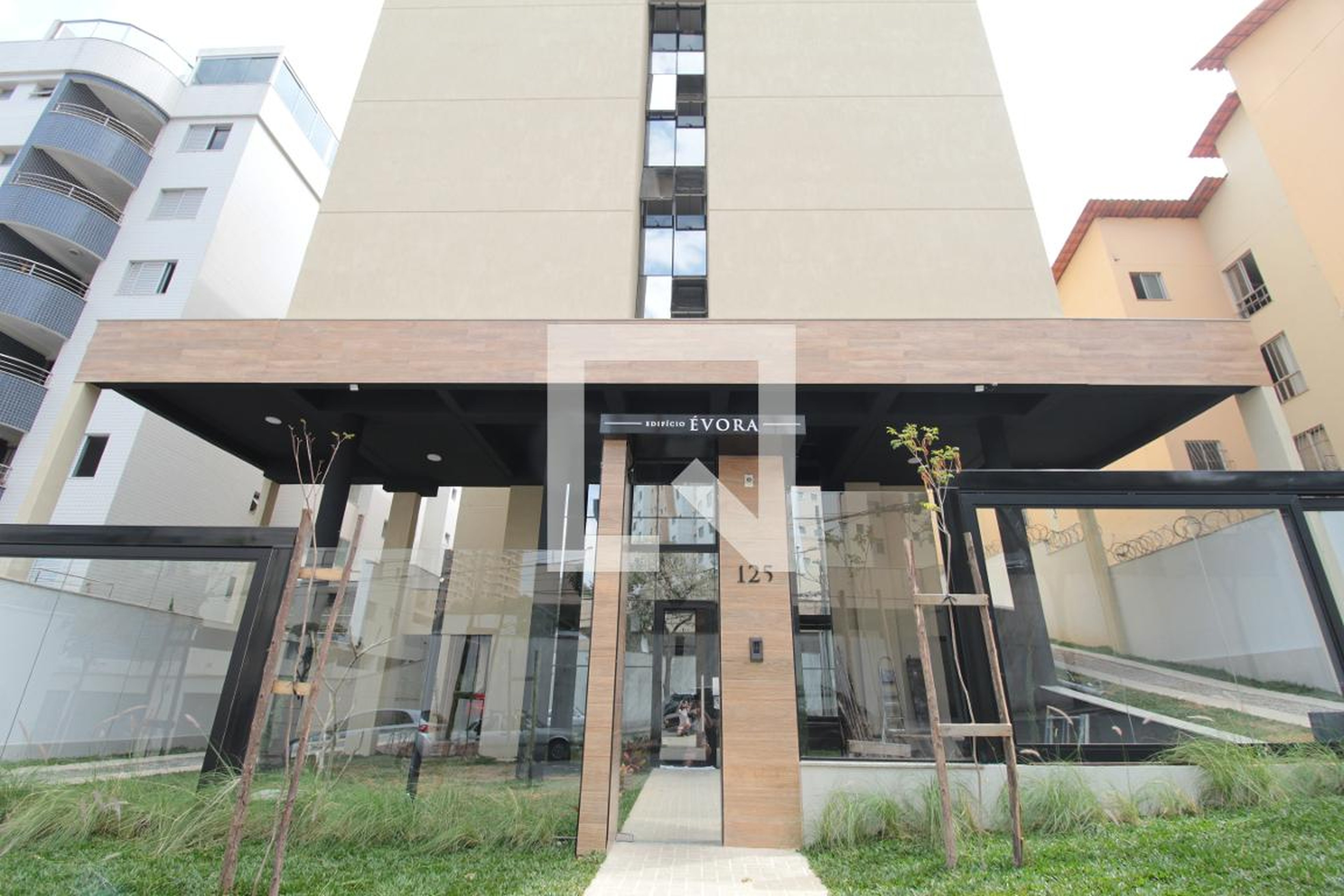 Hall de Entrada Condomínio em Rua Wadi José Alau, 507