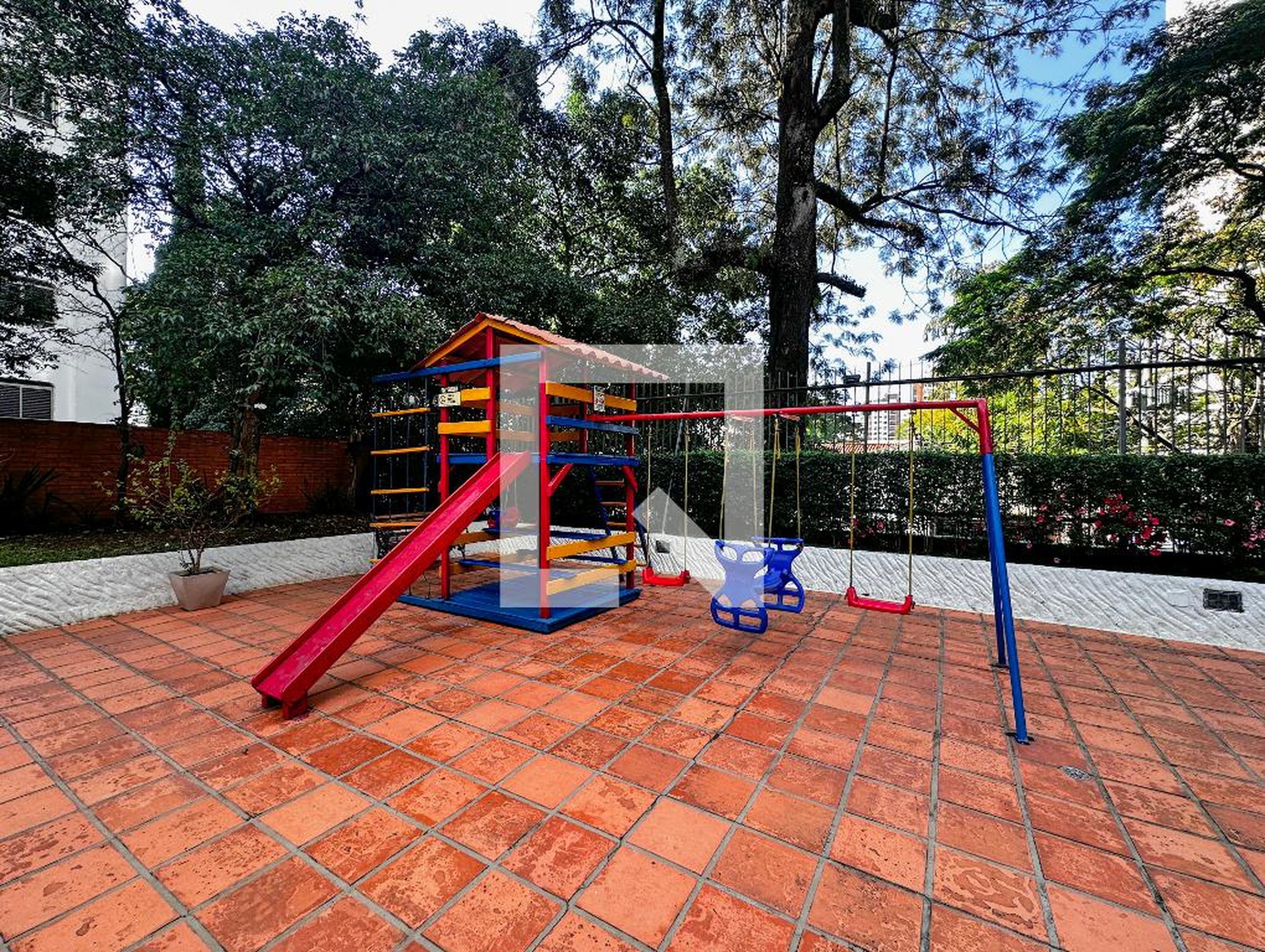 Playground - Maison de Saint Hilaire