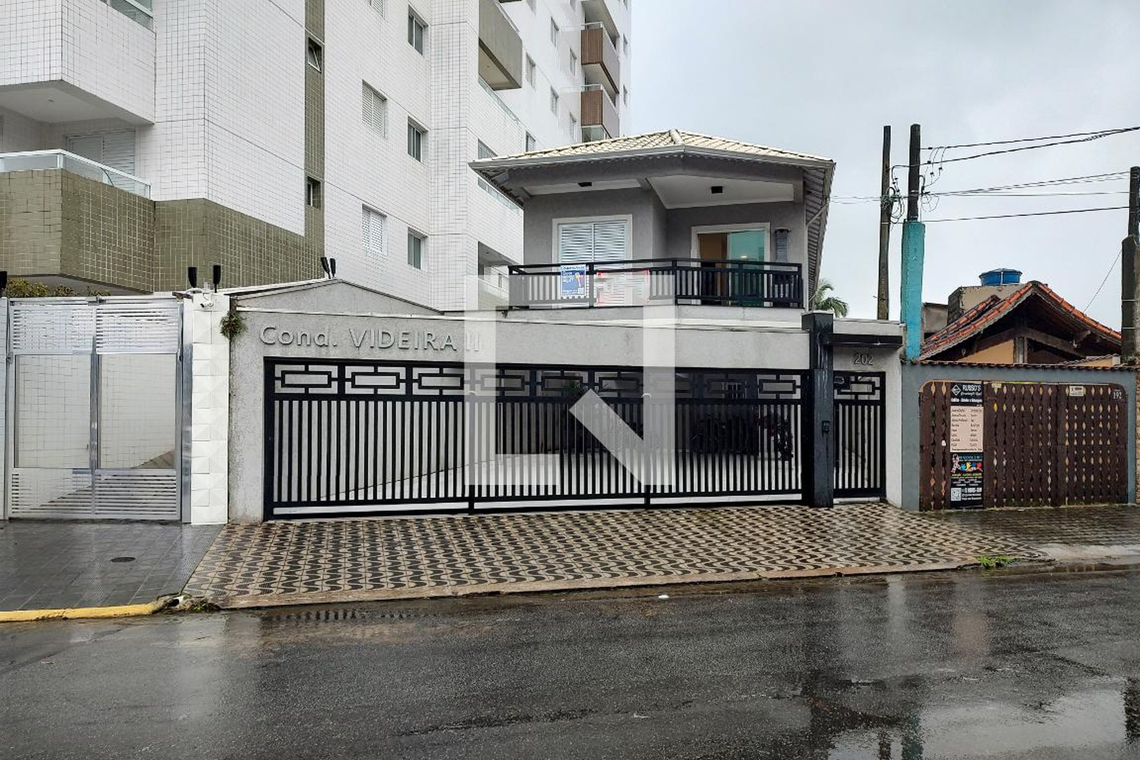 Fachada Condomínio em Rua Vinte e Três de Maio, 202