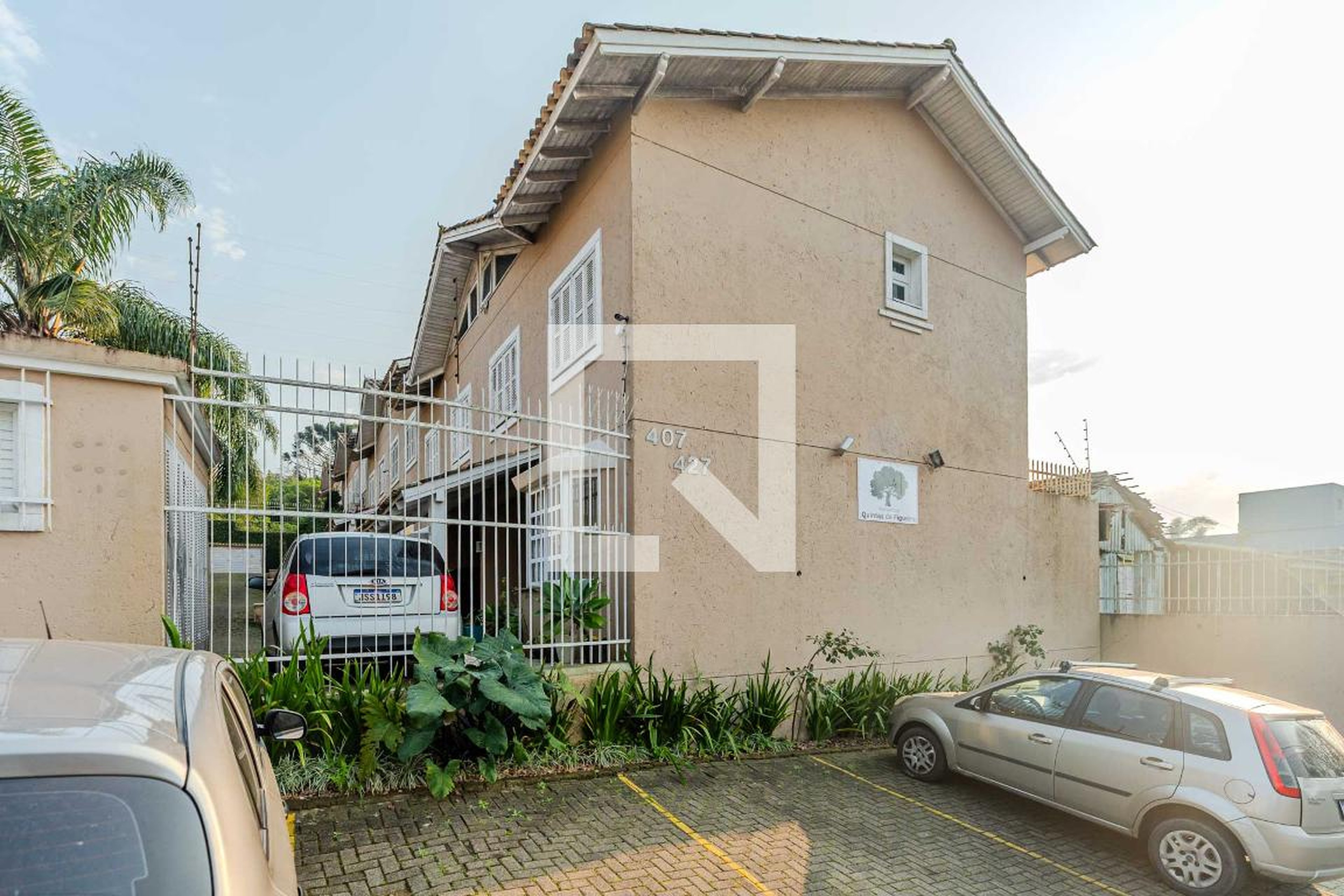 Fachada Condomínio em Rua Banco Inglês, 407