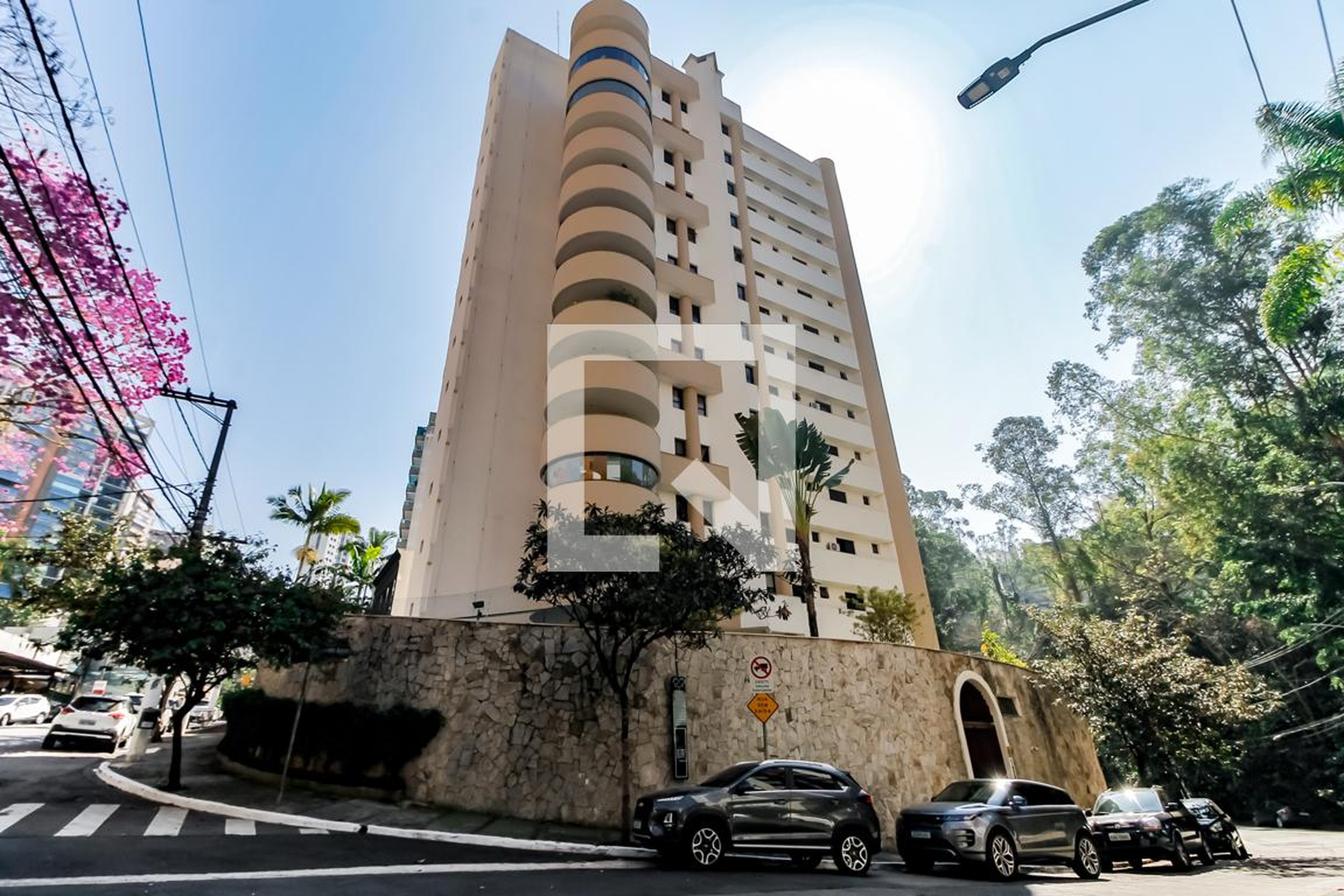 Fachada do Prédio Condomínio Flanboyant