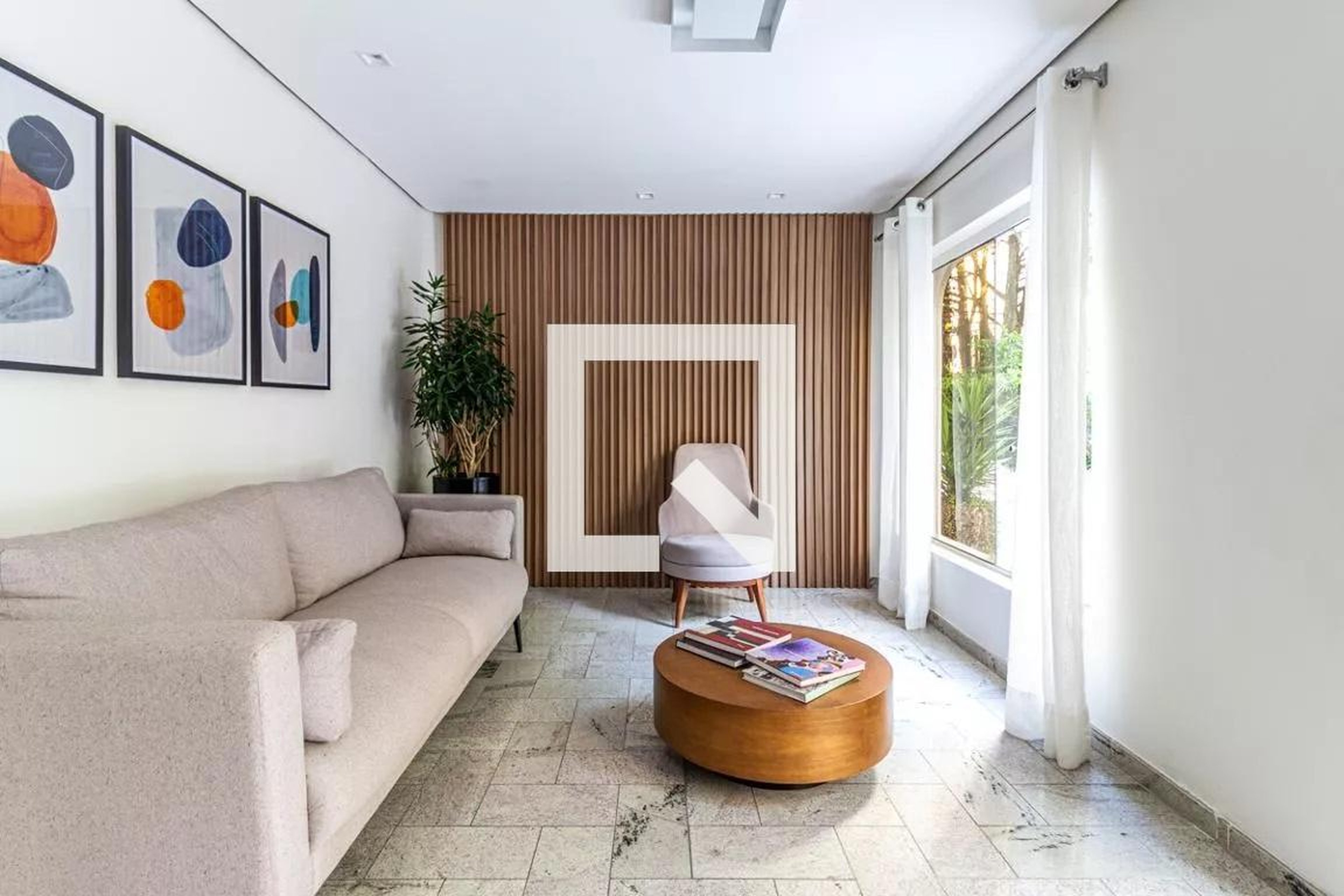 Hall social - Mirela