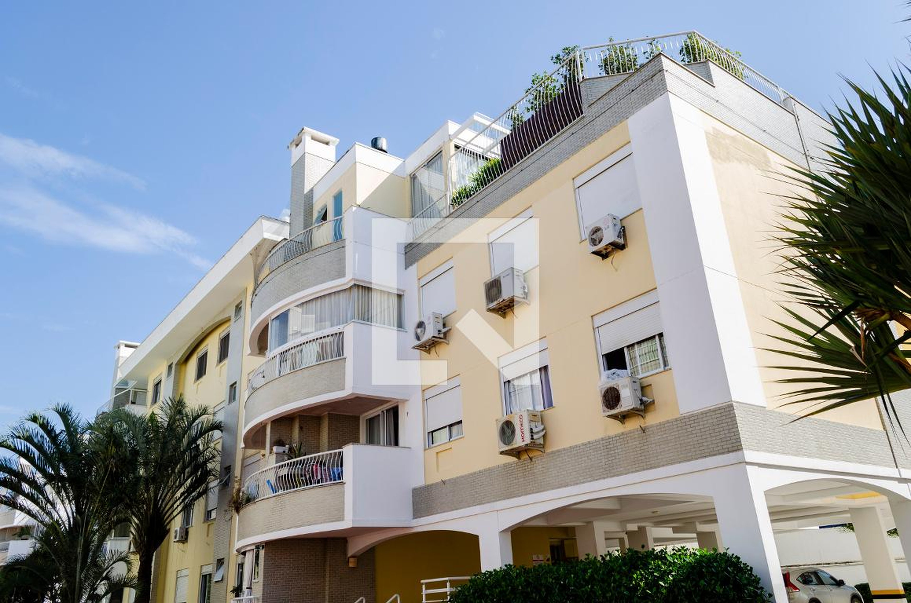 Fachada Condomínio Cezarium Residence Club